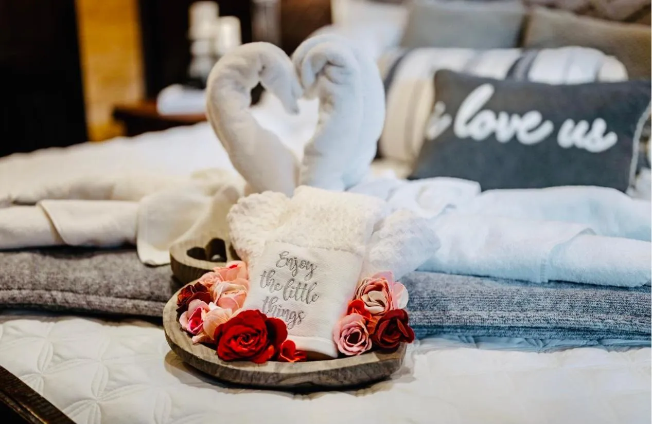 Bedroom, Bed in Knotty and Nice Luxury Cabin