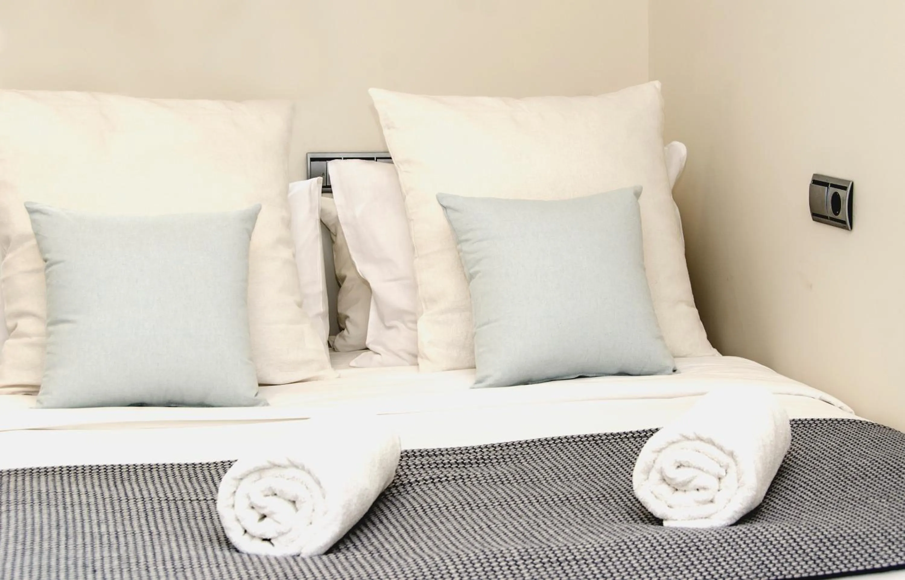 Bed in Sitges Spaces Garden Paradise 3 bedroom, 3 bathroom, huge PRIVATE garden-terrace, pool- sleeps up to 8