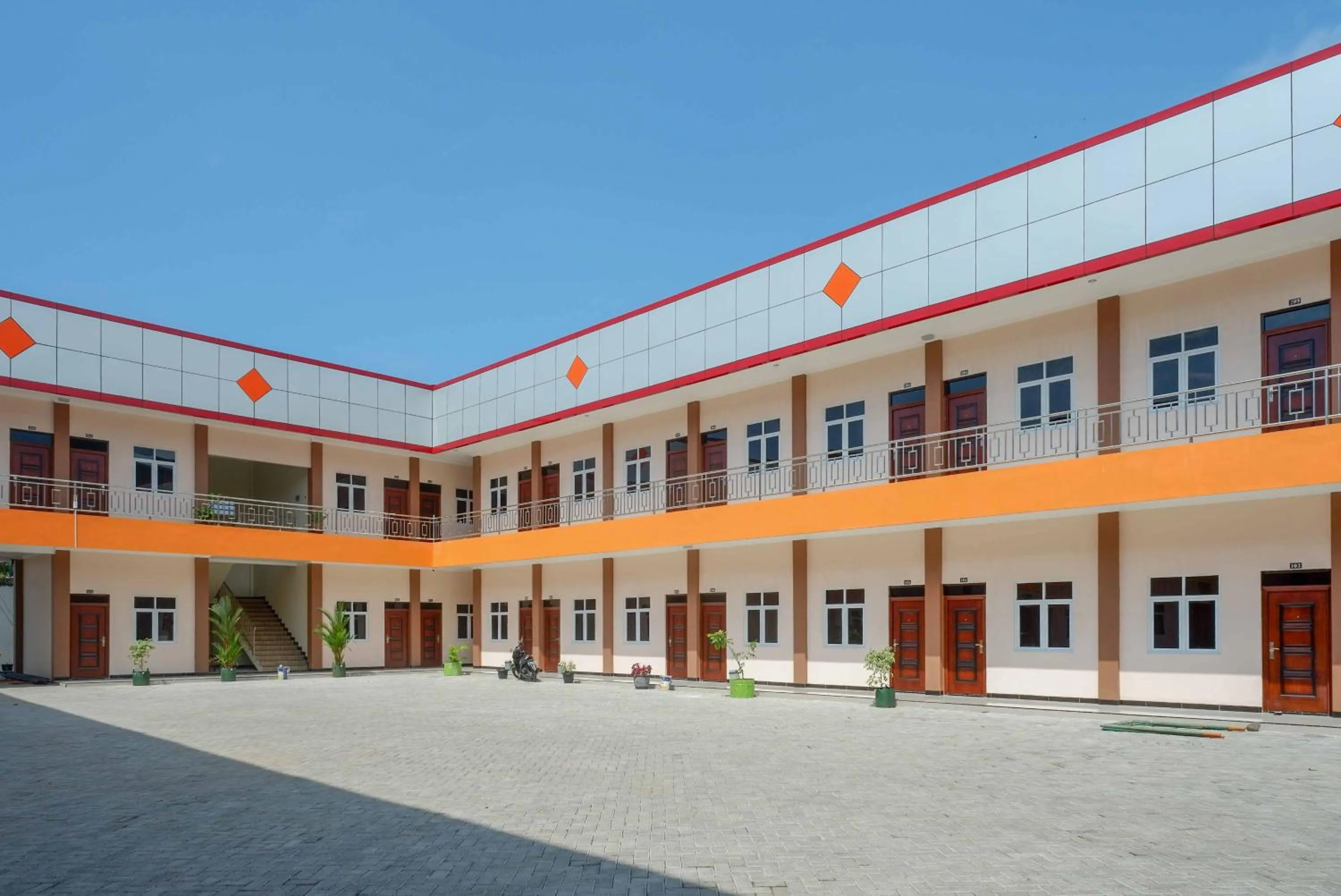 Property building in RedDoorz Plus @ Jl Pemuda Pati