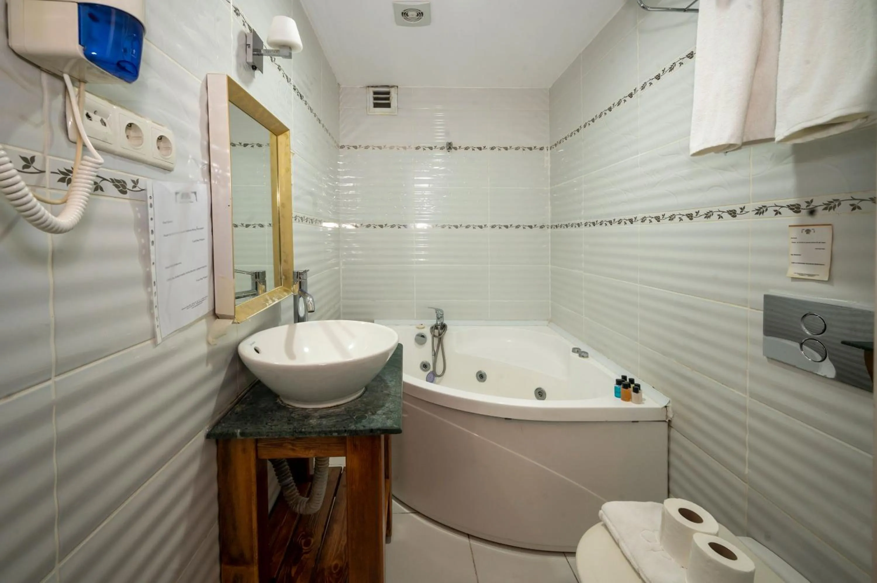 Bathroom in Villa Paradiso Hotel & Spa