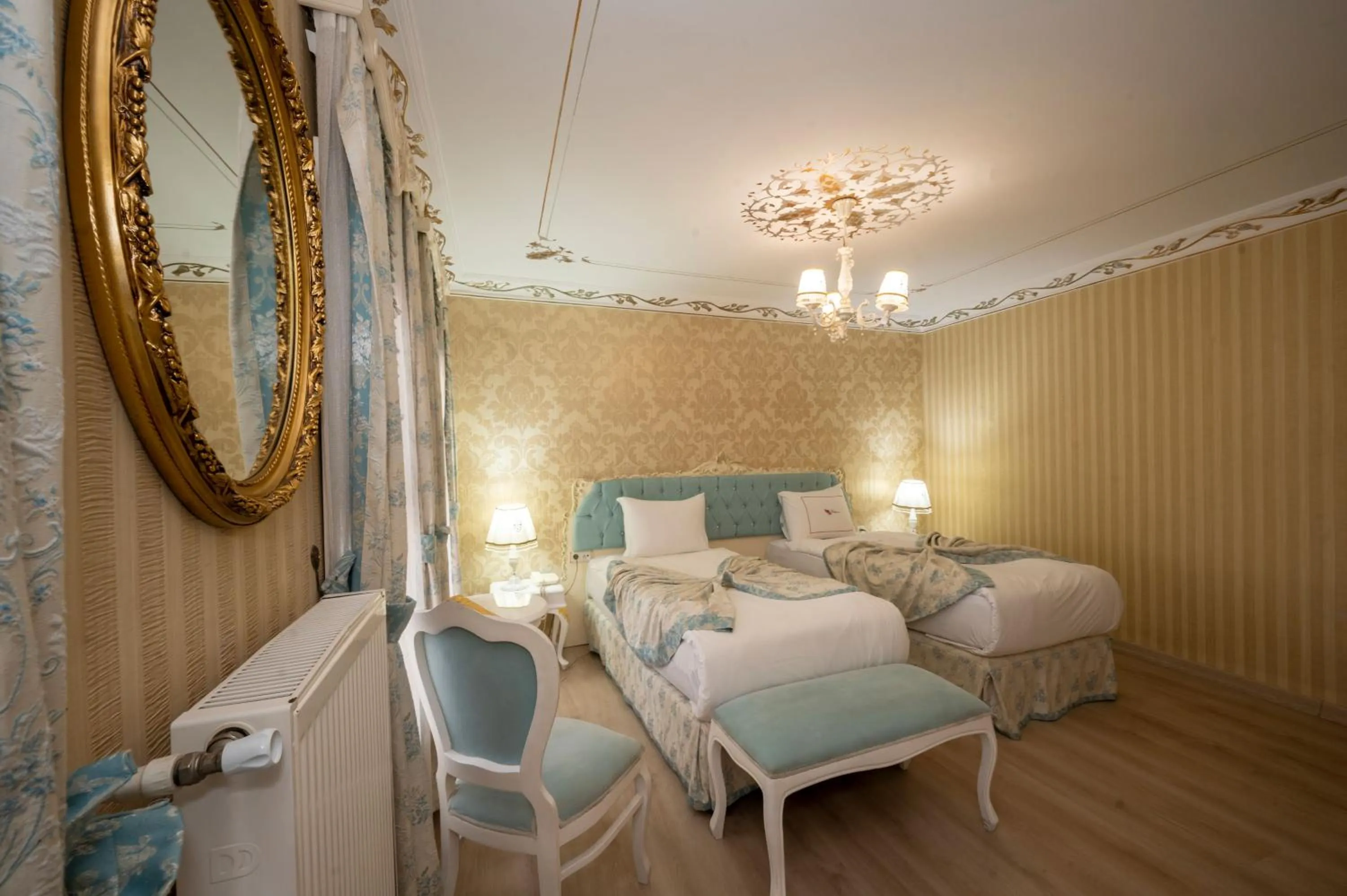 Bed in Villa Paradiso Hotel & Spa