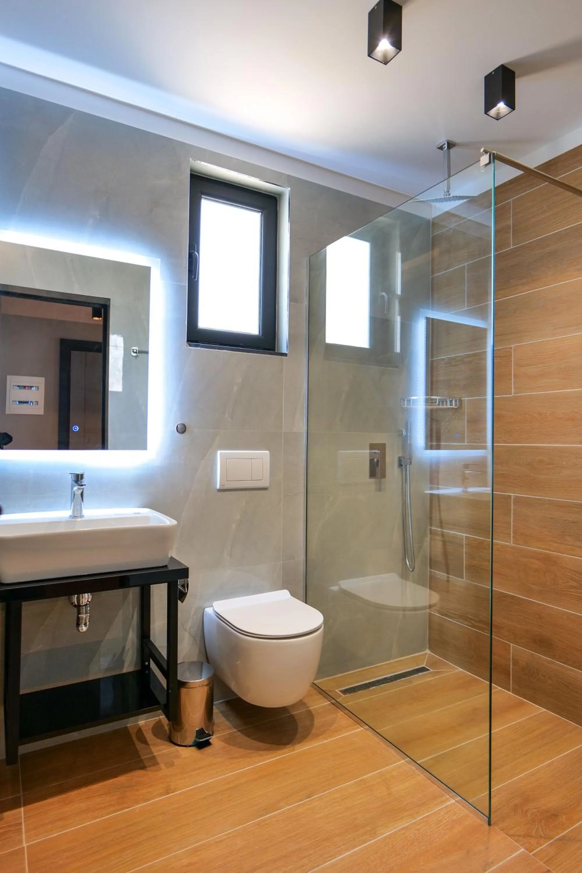 Toilet in Seawave Hotel