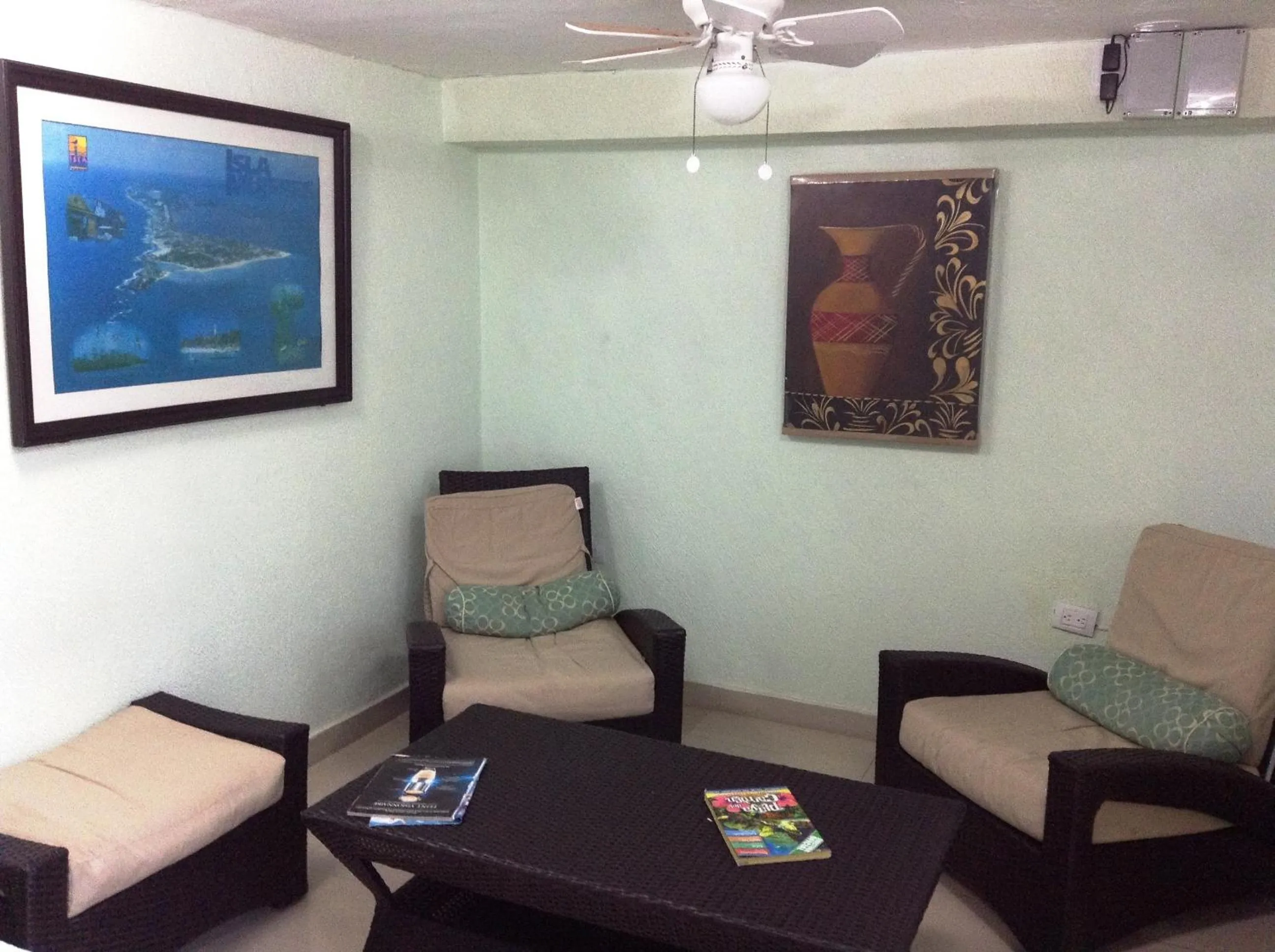 Lounge or bar in Hotel Isleño