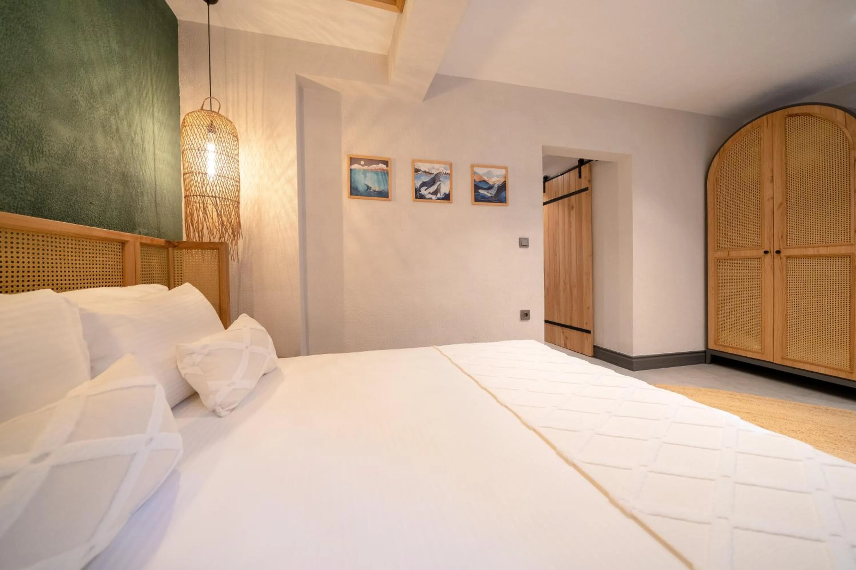 Bedroom in Reddoors Suites Sea View