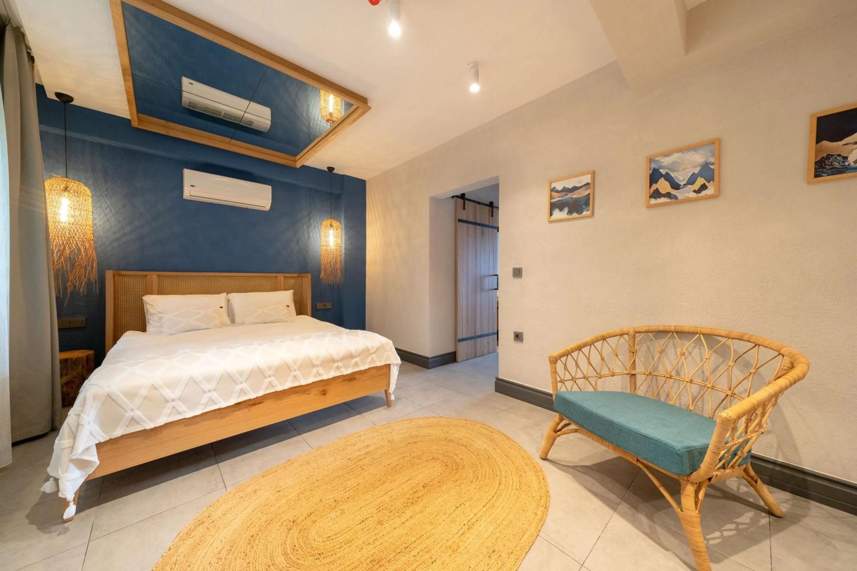 Bedroom in Reddoors Suites Sea View