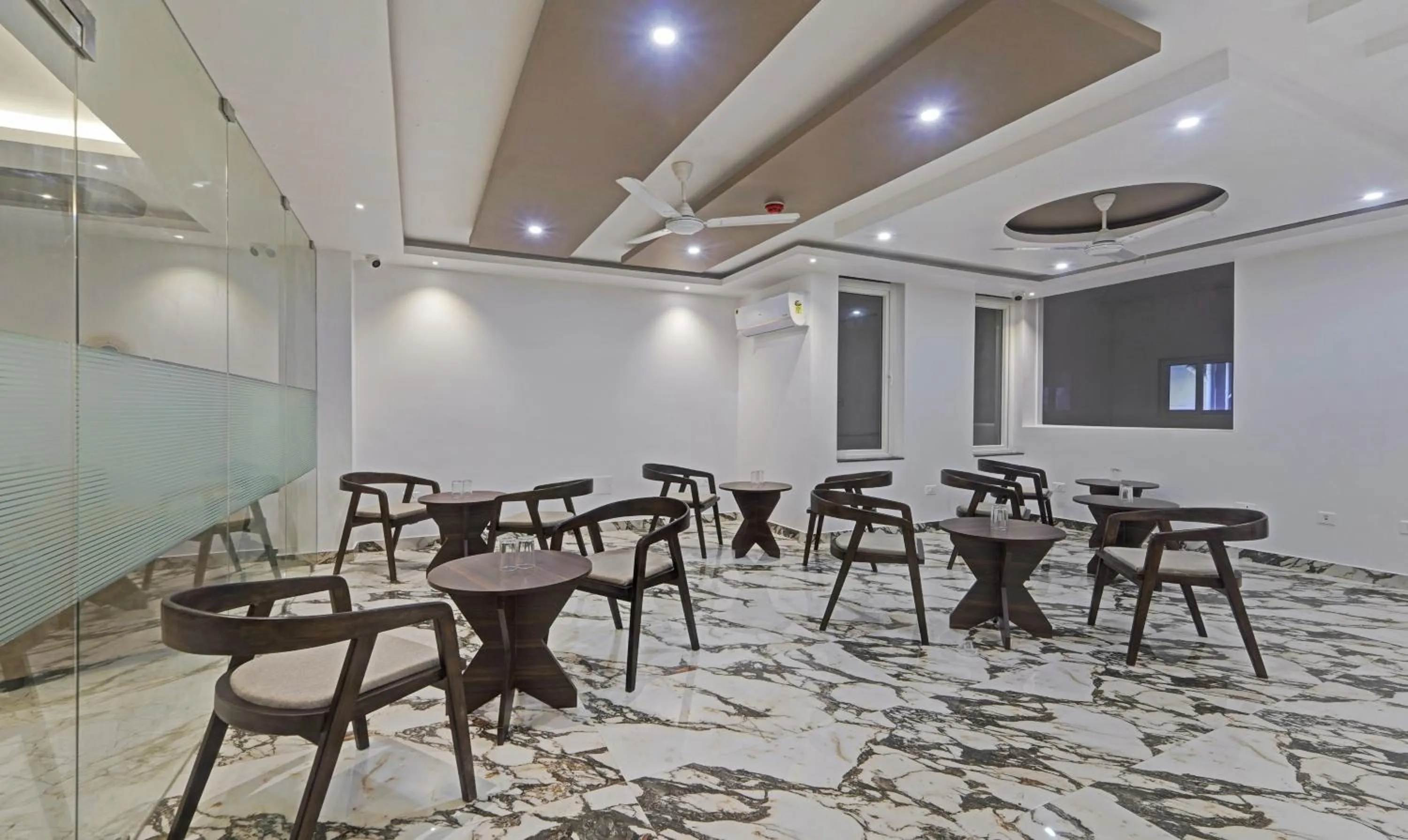 Dining area in Treebo Premium Raffis' Andalusia Bay Way