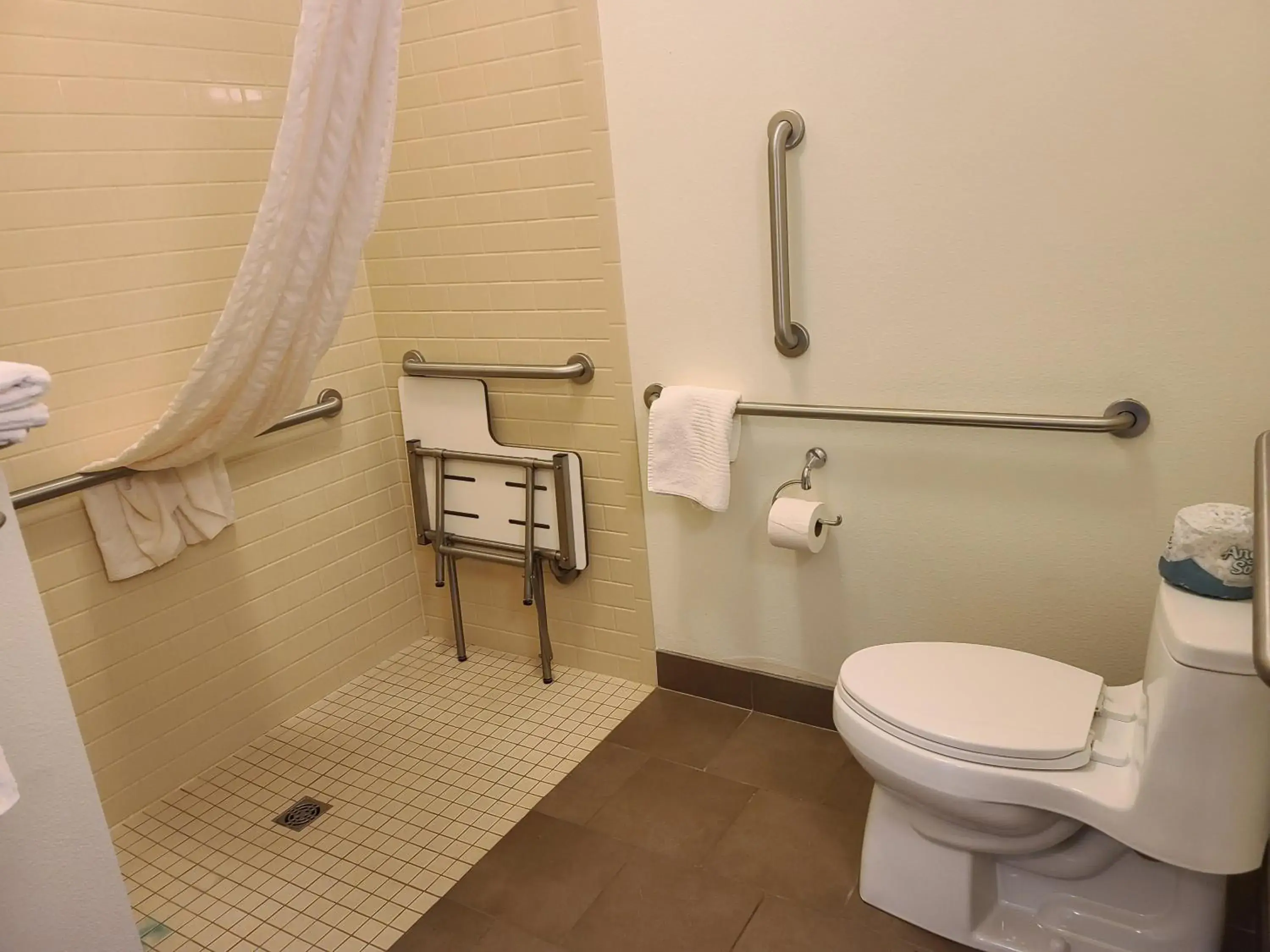 King Studio - Disability Access in Candlewood Suites Sidney by IHG King Studio - Disability Access in Candlewood Suites Sidney by IHG