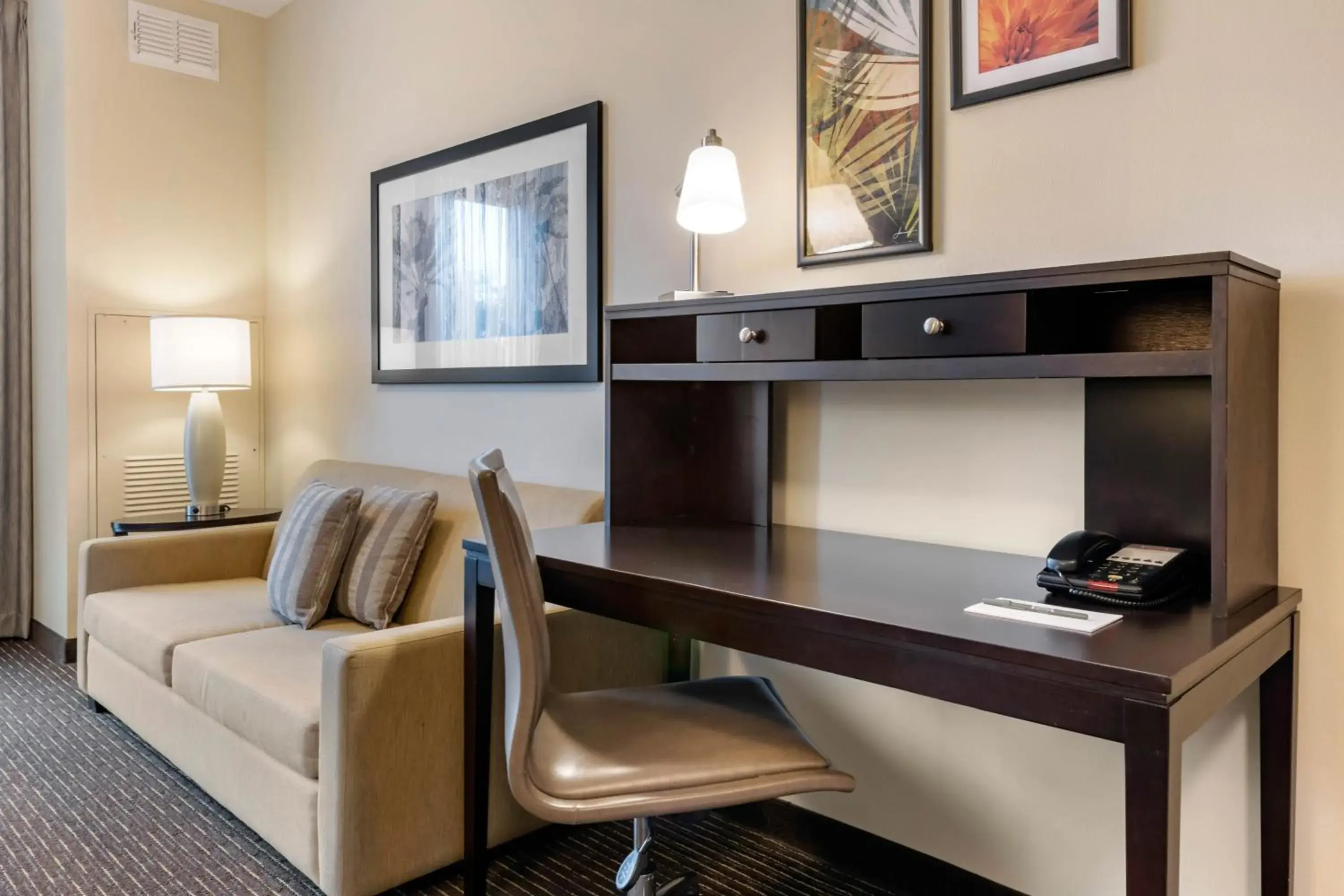 One-Bedroom Queen Suite - Hearing Accessible - Non-Smoking in Staybridge Suites St. Petersburg FL by IHG One-Bedroom Queen Suite - Hearing Accessible - Non-Smoking in Staybridge Suites St. Petersburg FL by IHG