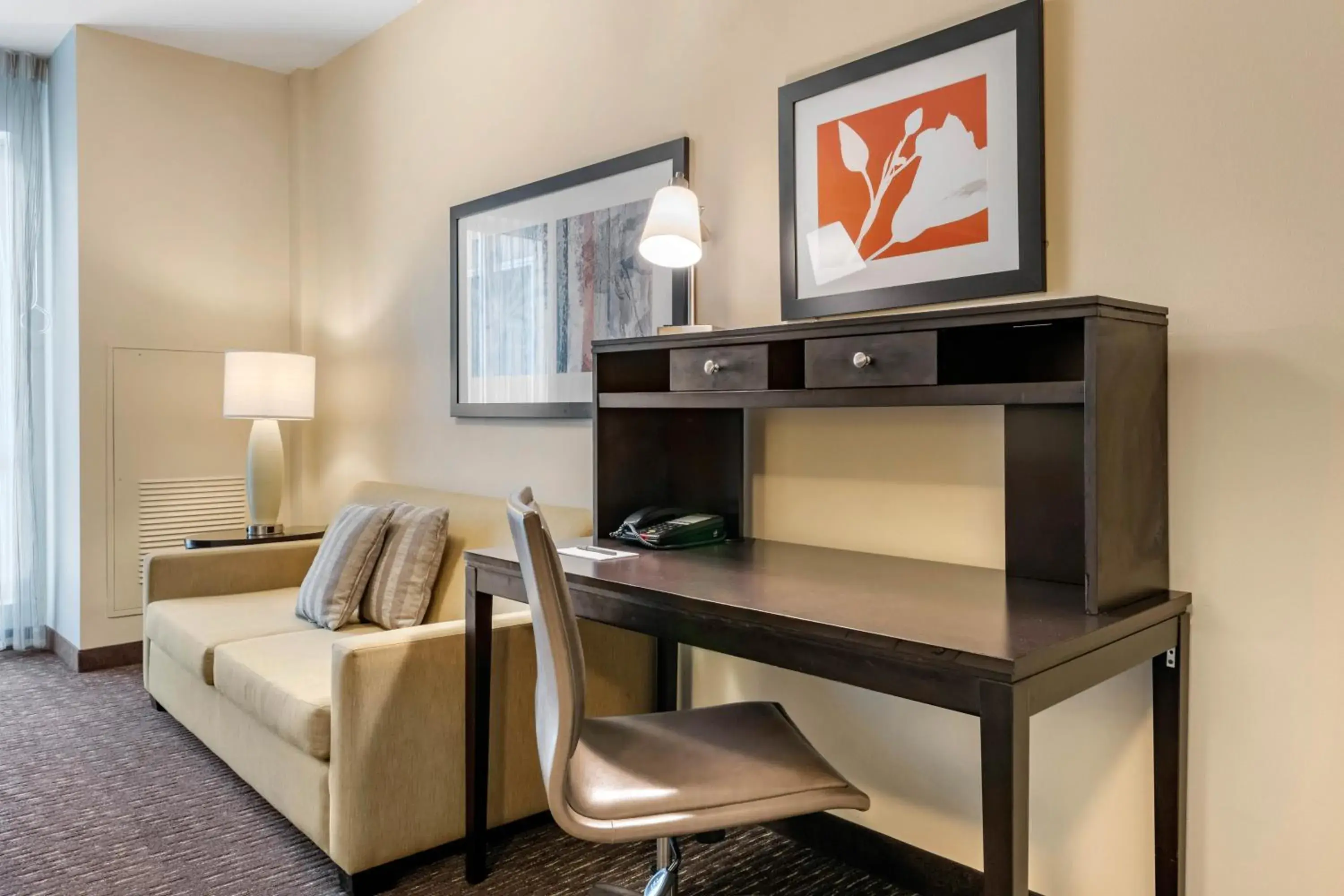 One-Bedroom Queen Suite in Staybridge Suites St. Petersburg FL by IHG One-Bedroom Queen Suite in Staybridge Suites St. Petersburg FL by IHG
