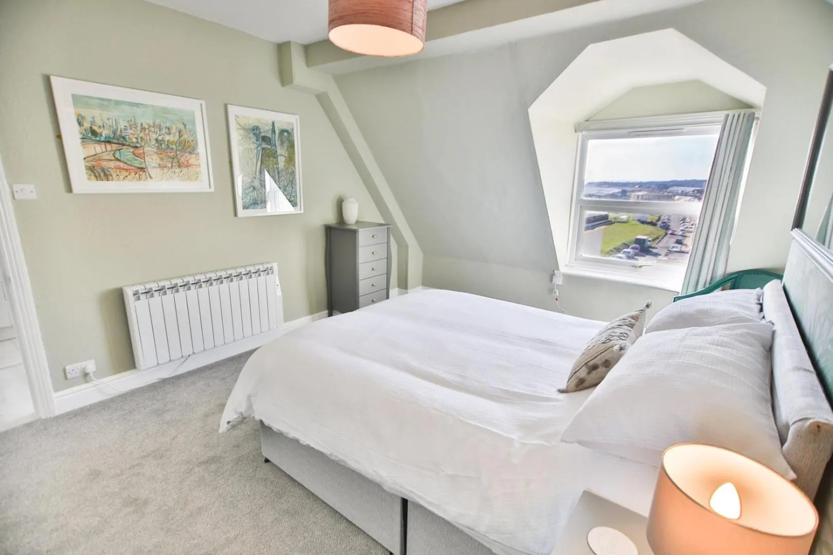 Bedroom, Bed in The Lookout - Hastings