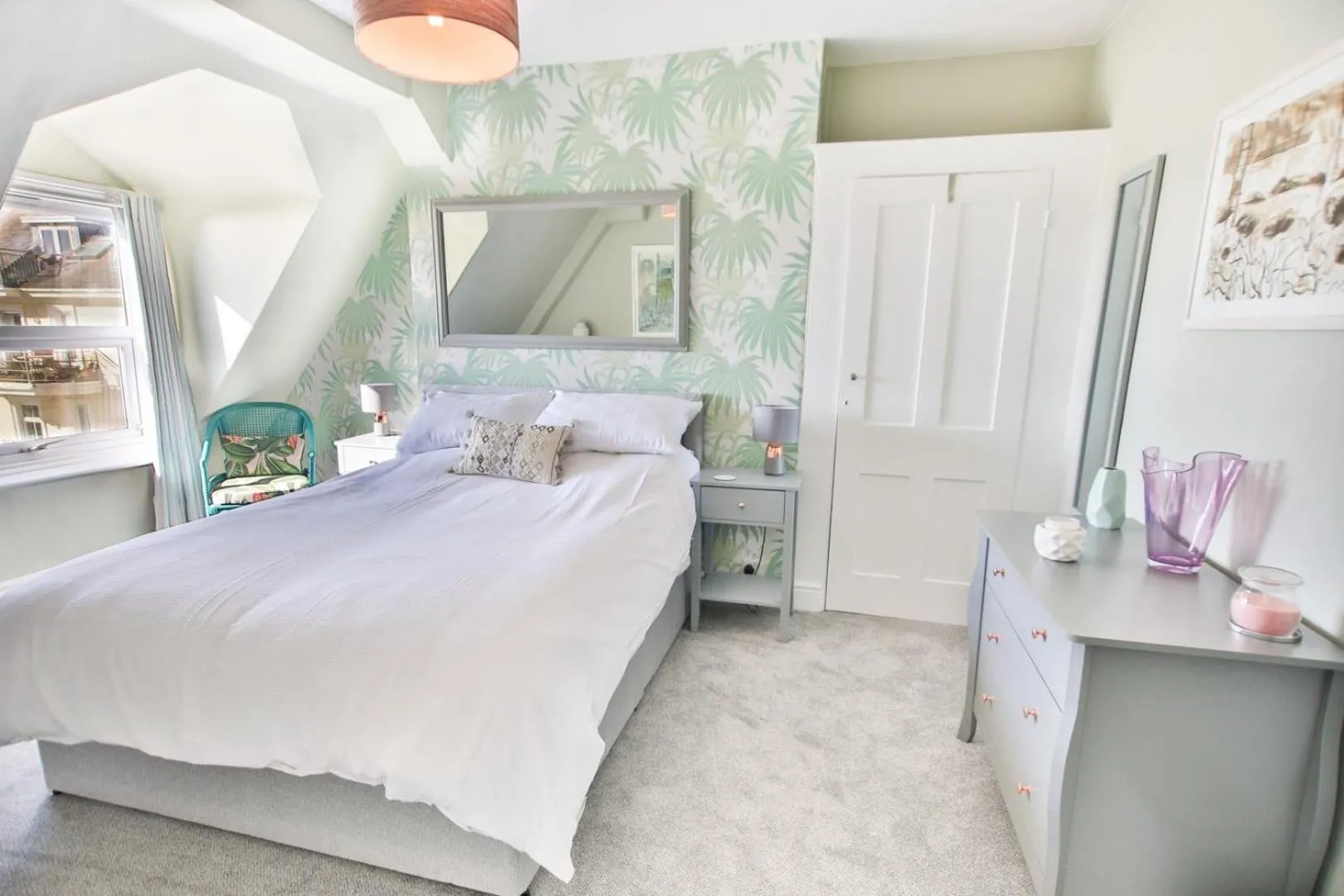 Bedroom, Bed in The Lookout - Hastings