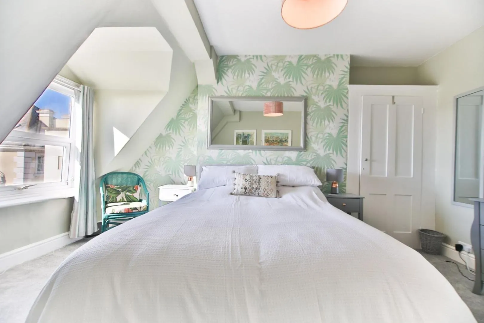 Bedroom, Bed in The Lookout - Hastings