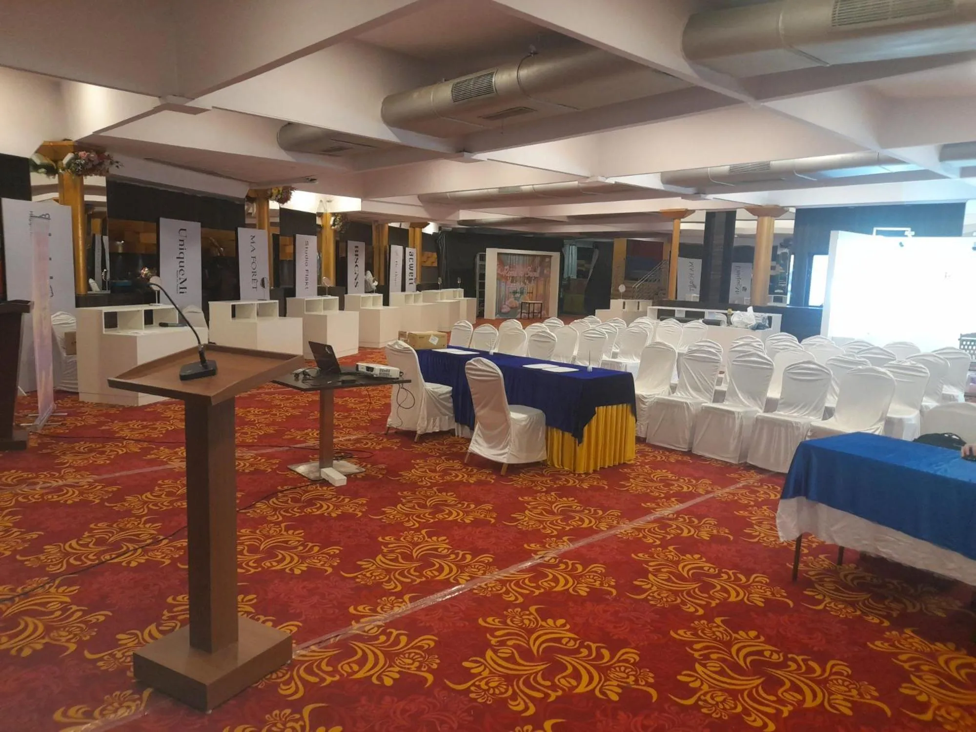 Banquet/Function facilities in Hotel Mumbai House Juhu, Santacruz West, Mumbai