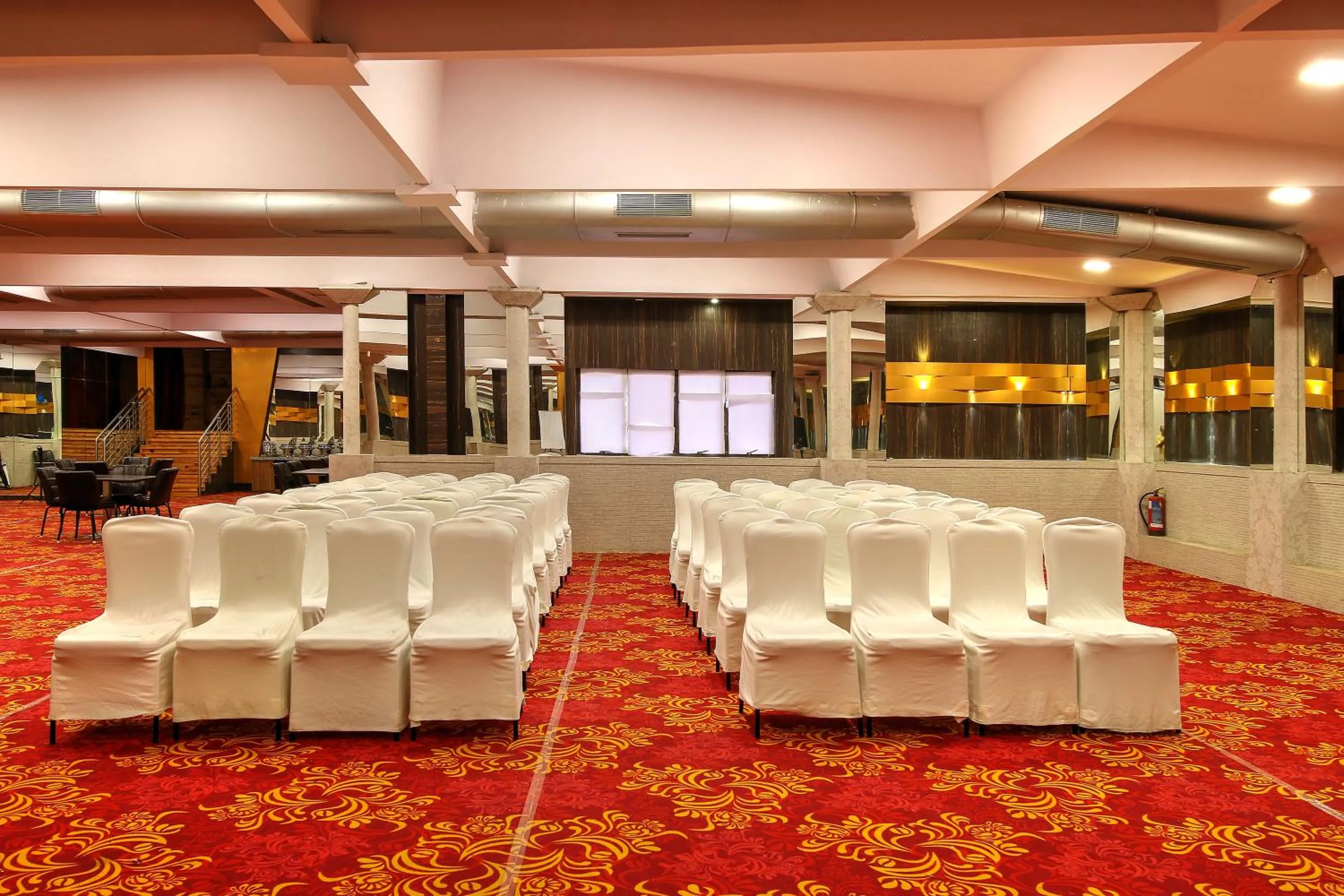 Banquet/Function facilities in Hotel Mumbai House Juhu, Santacruz West, Mumbai