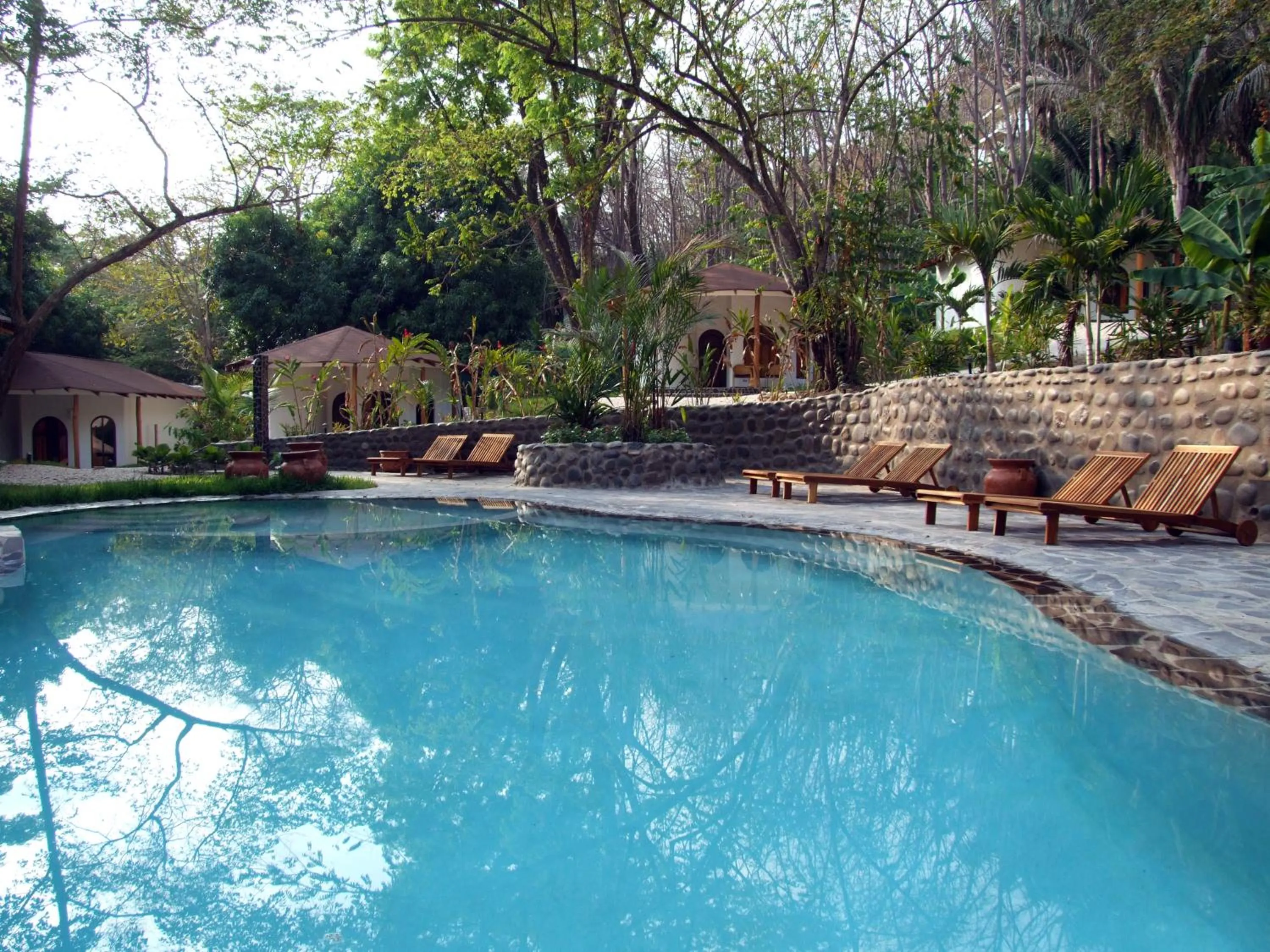 Swimming pool in Manala Hotel