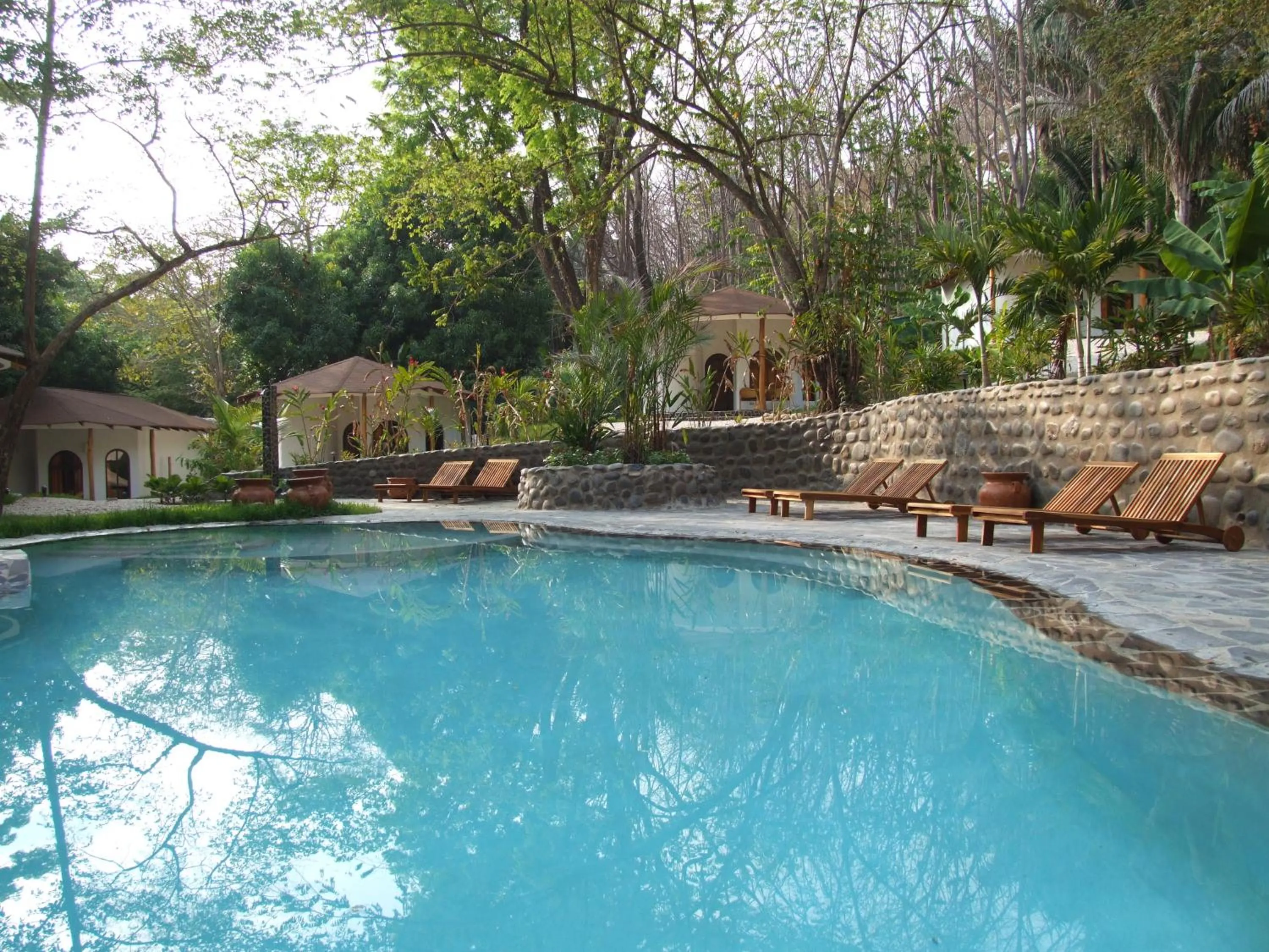 Swimming pool in Manala Hotel