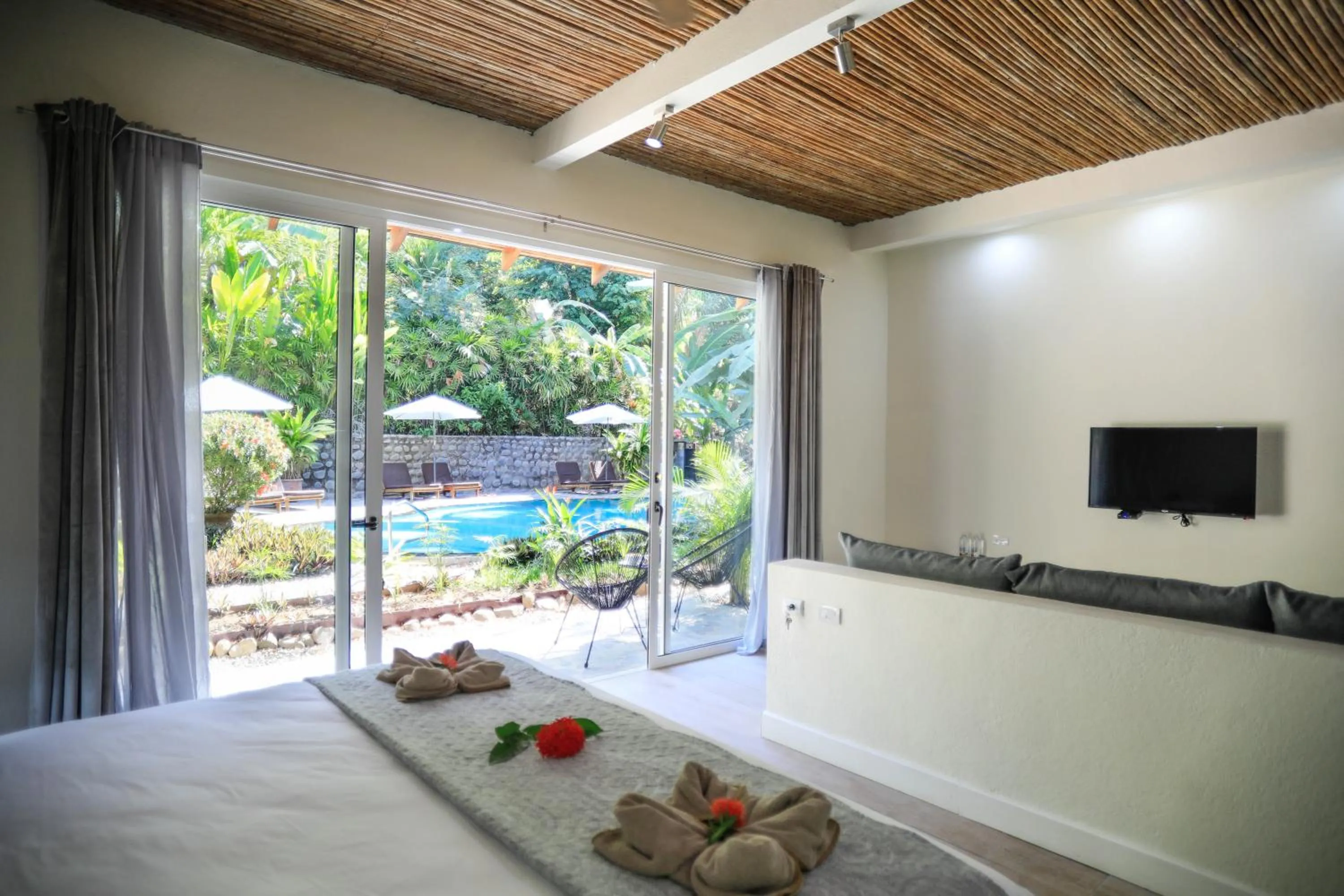 TV and multimedia in Manala Hotel