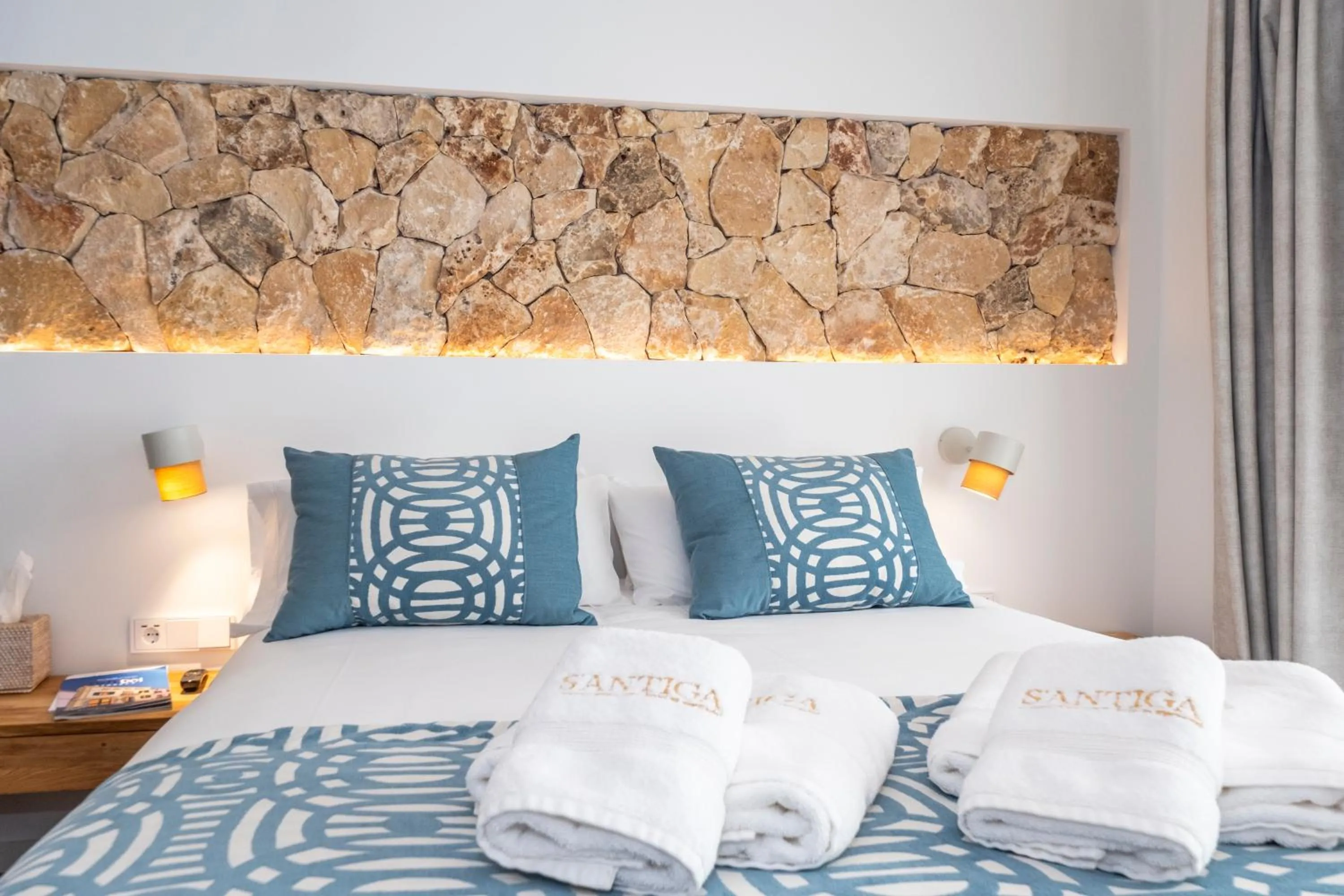 Bed in Hotel S'Antiga Adults Only