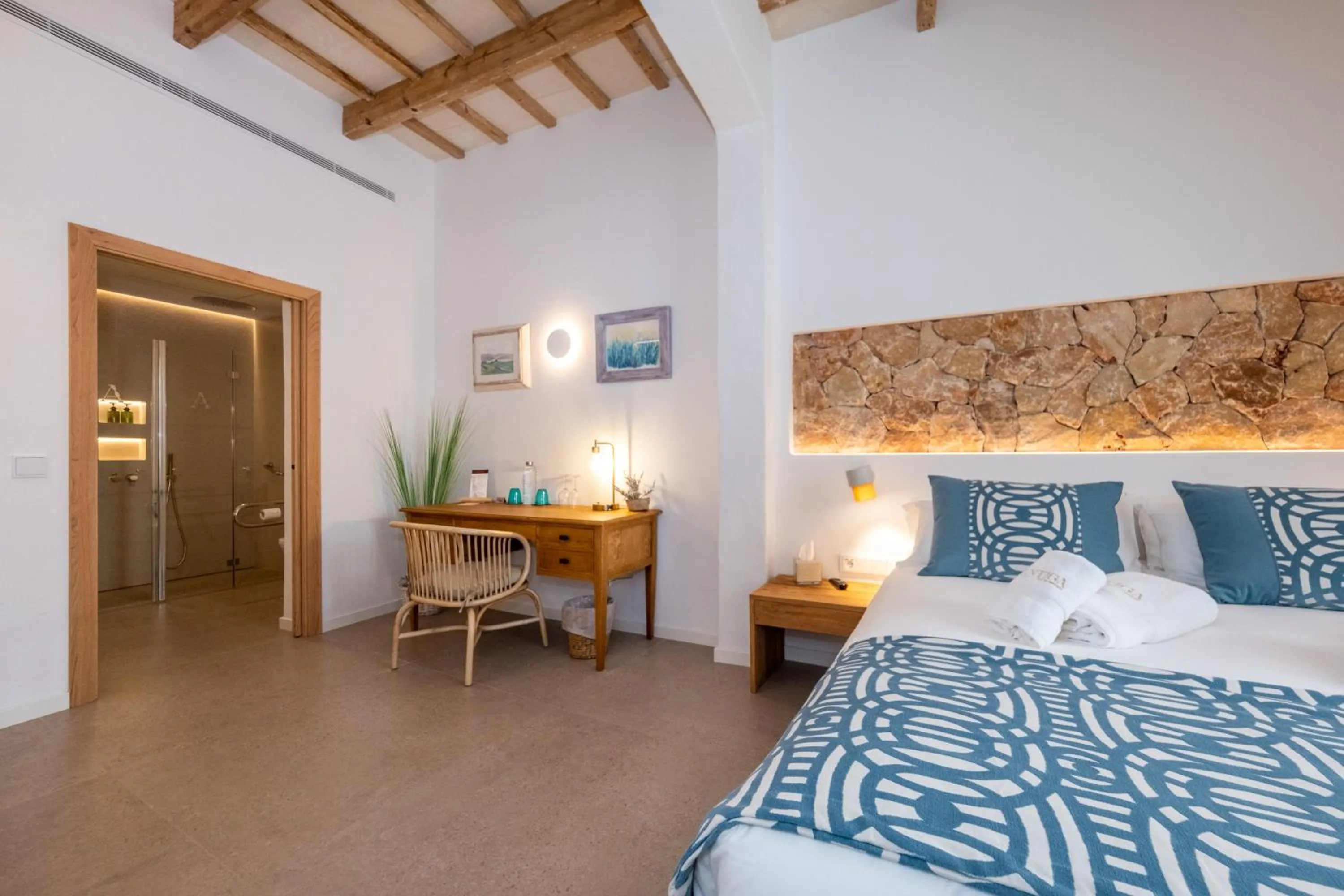 Bed in Hotel S'Antiga Adults Only