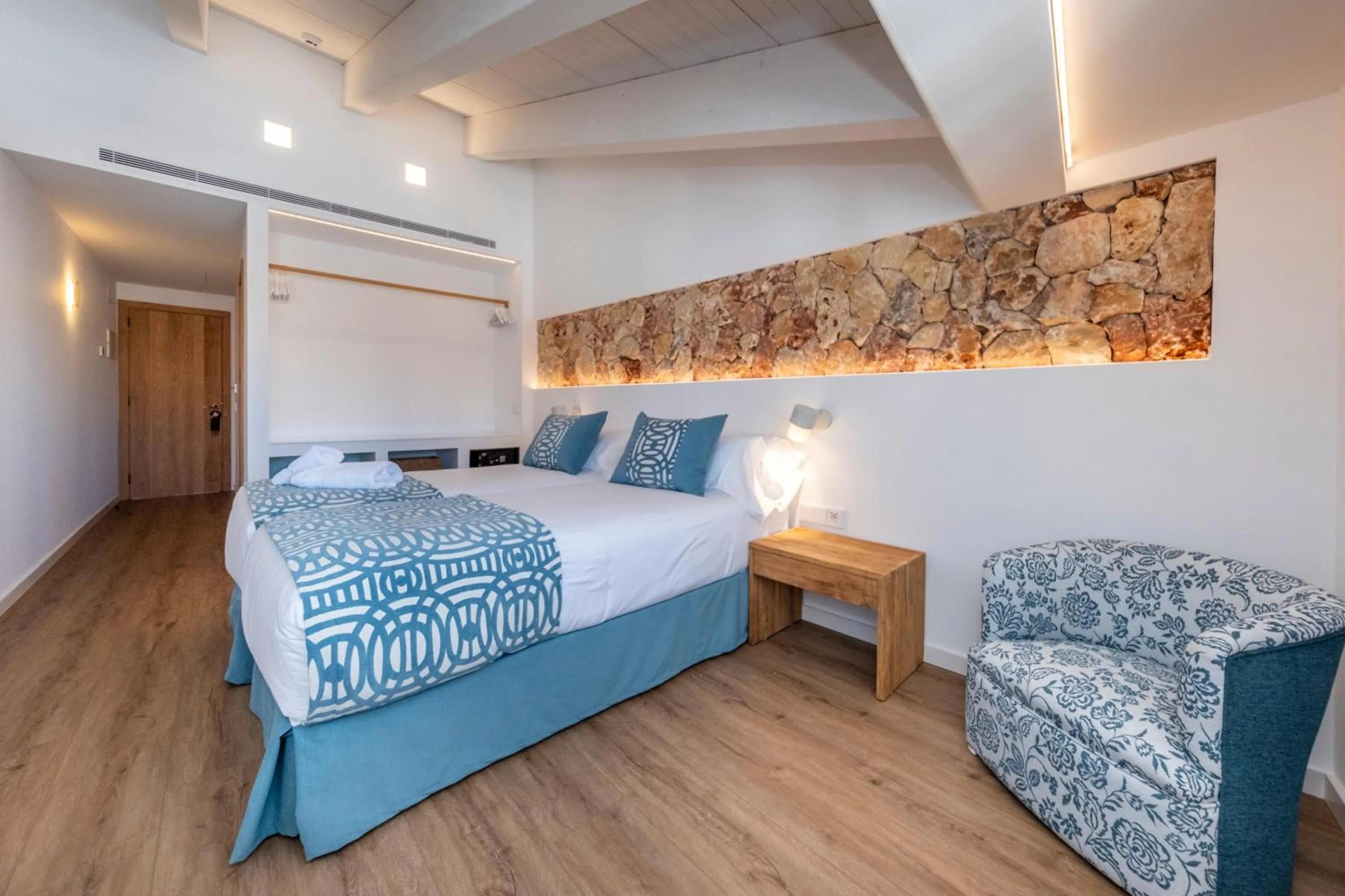 Bed in Hotel S'Antiga Adults Only