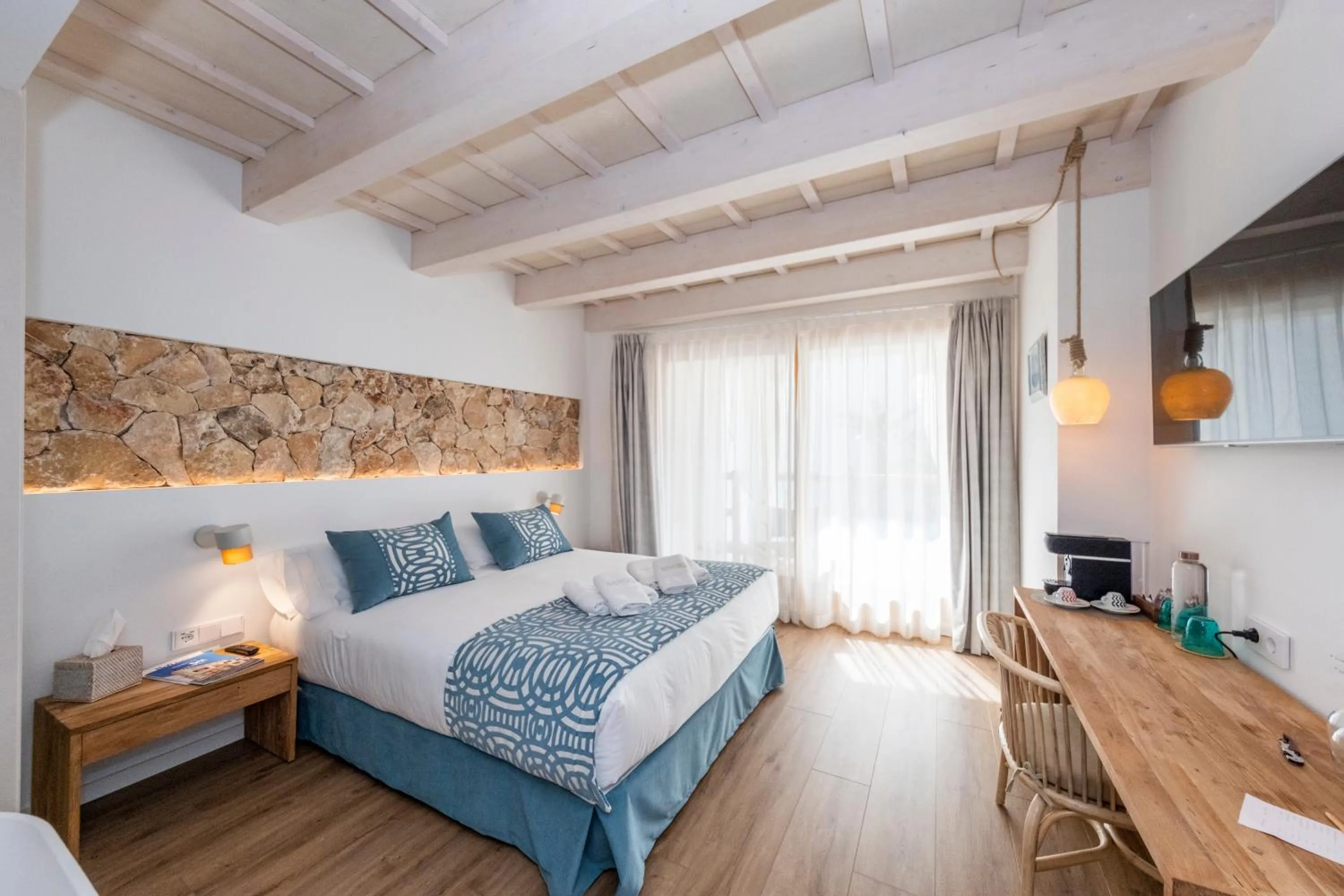 Bed in Hotel S'Antiga Adults Only