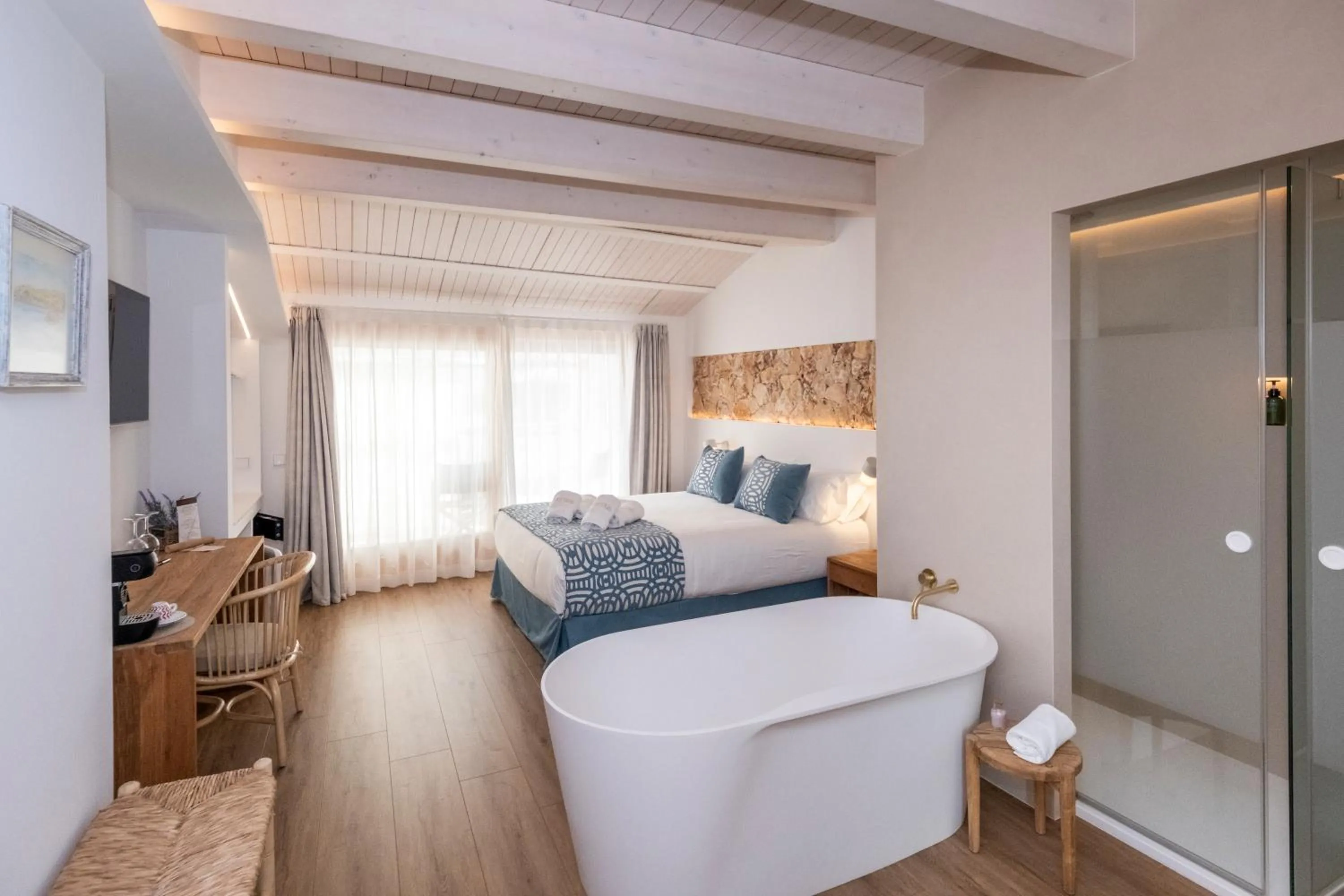 Bed in Hotel S'Antiga Adults Only