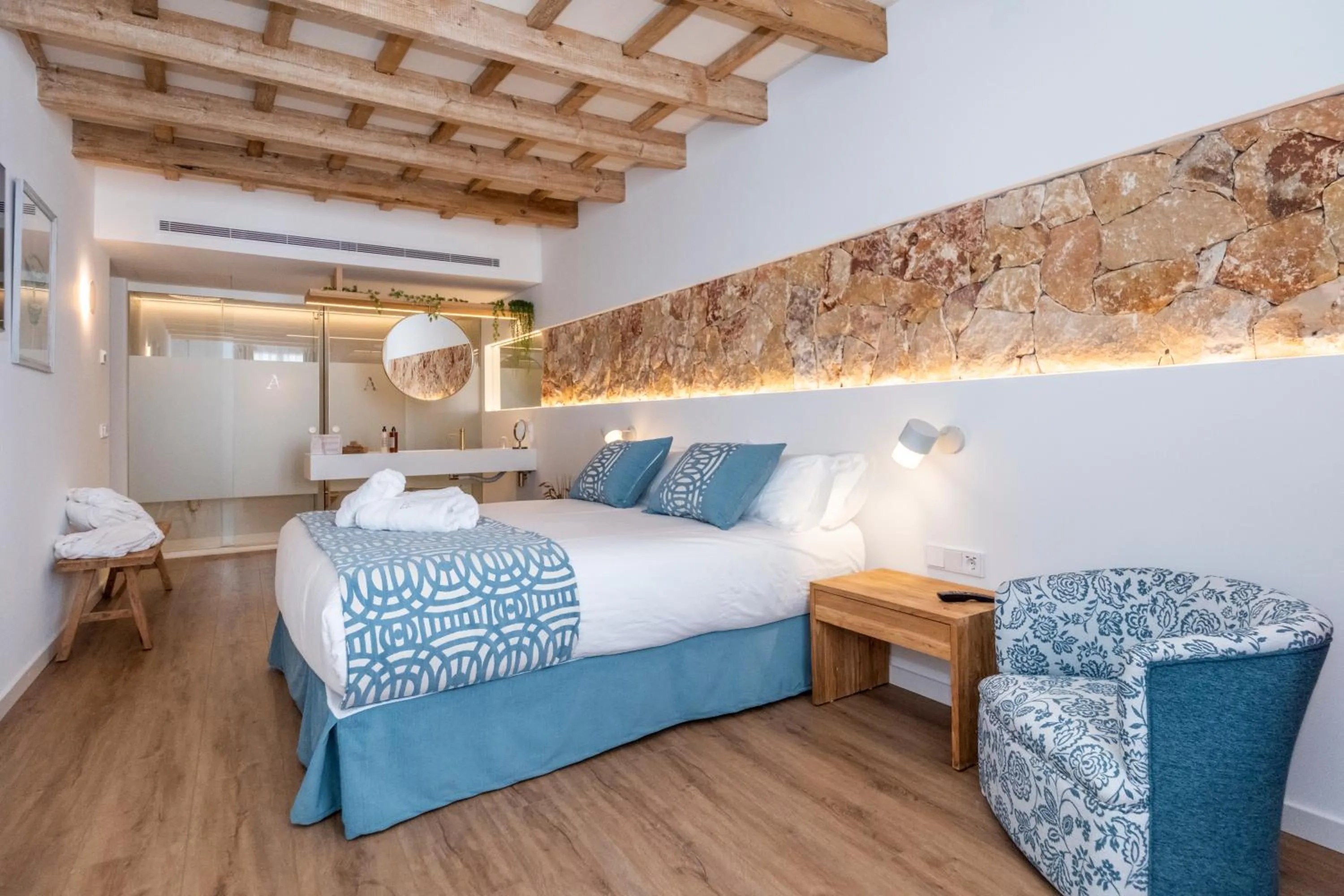 Bed in Hotel S'Antiga Adults Only