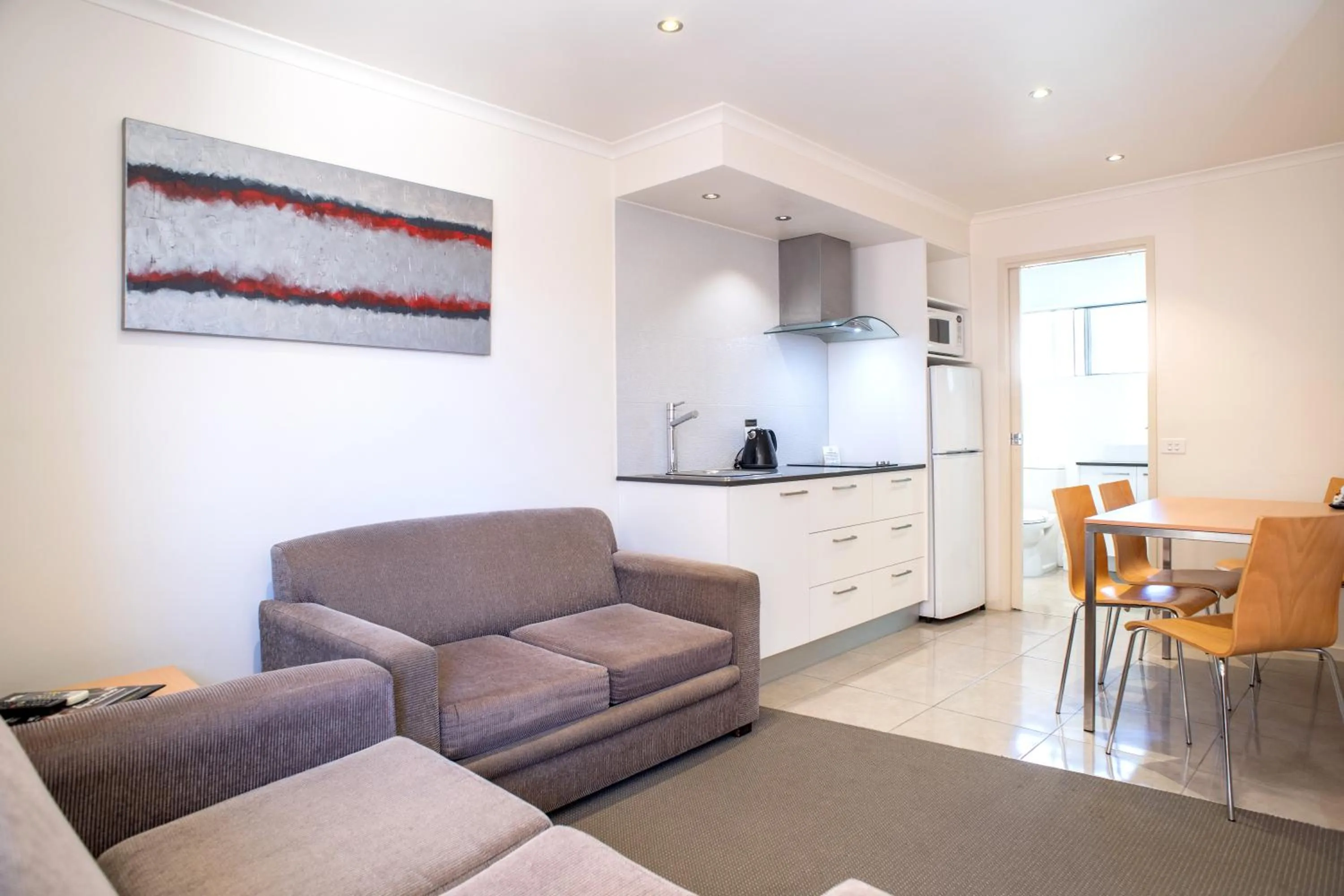 Coffee/tea facilities in Tea House Motor Inn