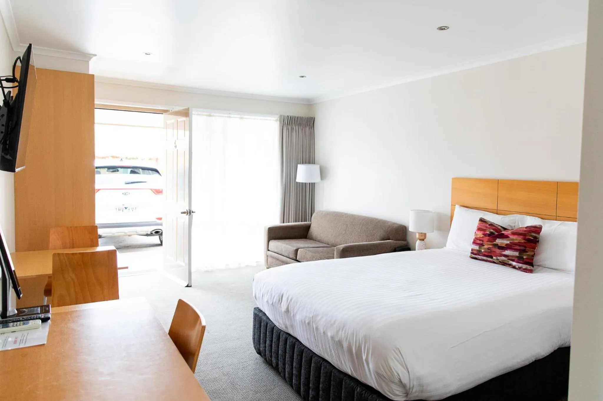 Bed in Tea House Motor Inn