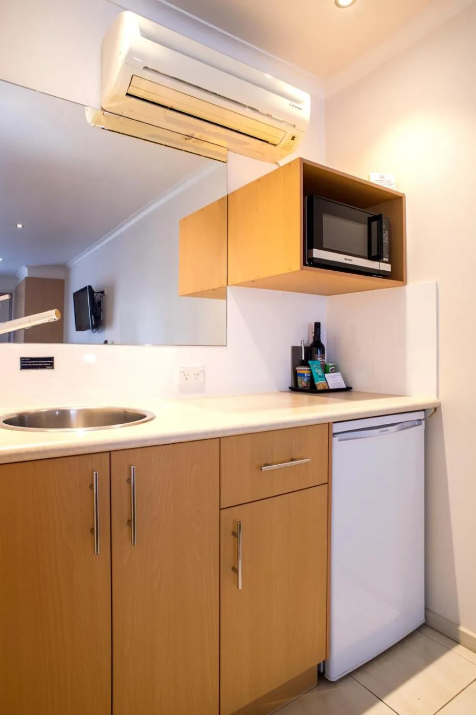 Kitchen or kitchenette in Tea House Motor Inn