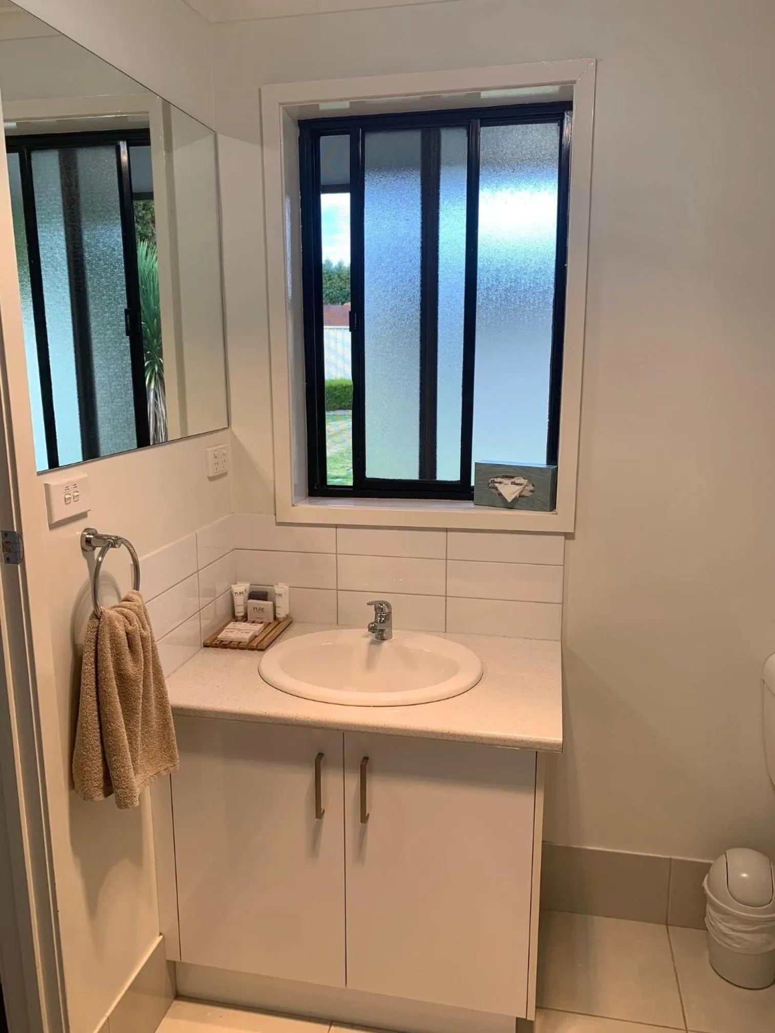 Bathroom in Tea House Motor Inn