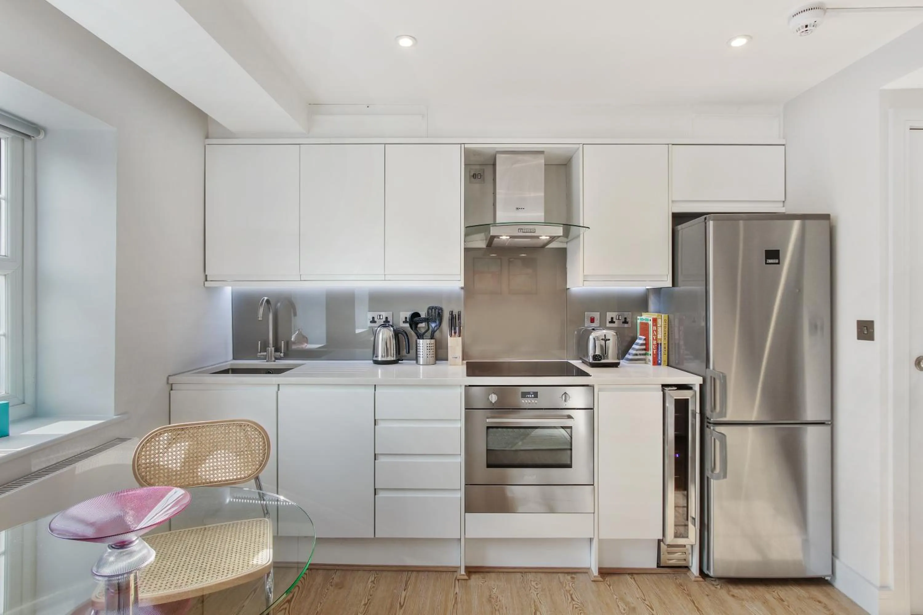 Kitchen or kitchenette in Cleveland Street by Aeria Apartments