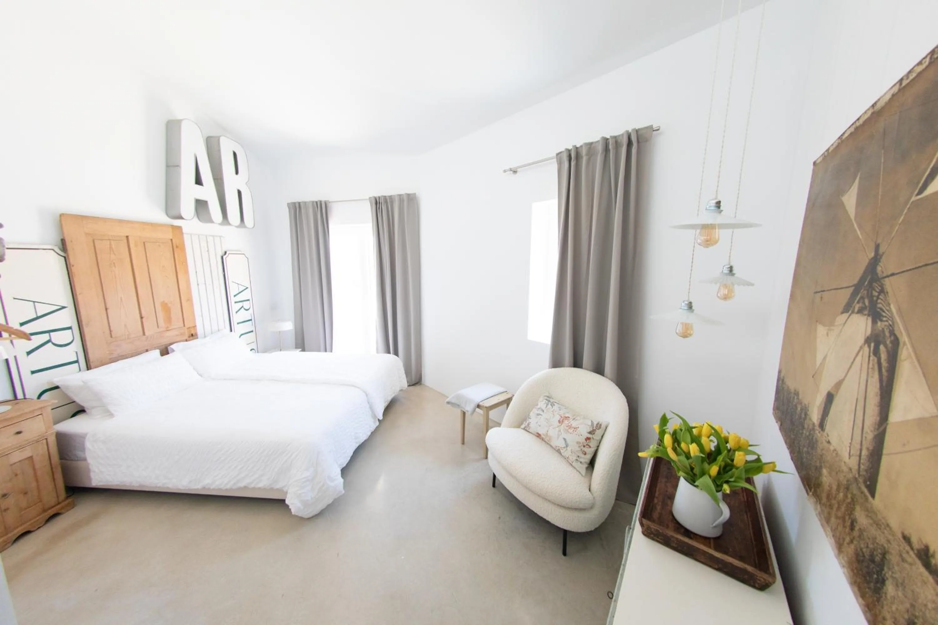 Photo of the whole room, Bed in Moinho Calmo