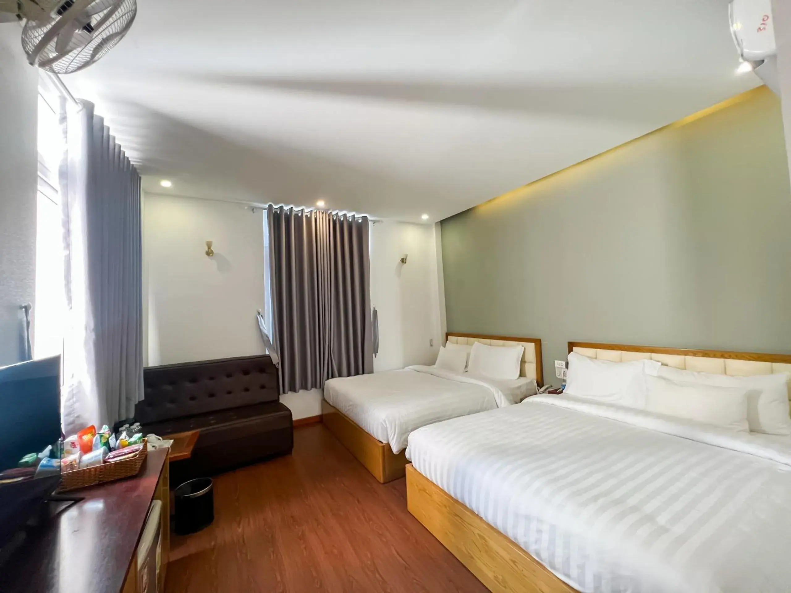 Executive Suite in A25 Hotel - 75 Lê Thị Hồng Gấm Executive Suite in A25 Hotel - 75 Lê Thị Hồng Gấm