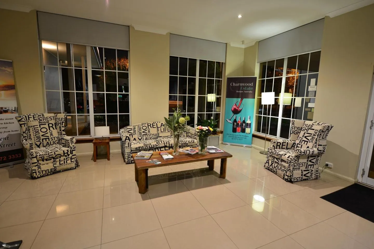 Lobby or reception in Winning Post Motor Inn