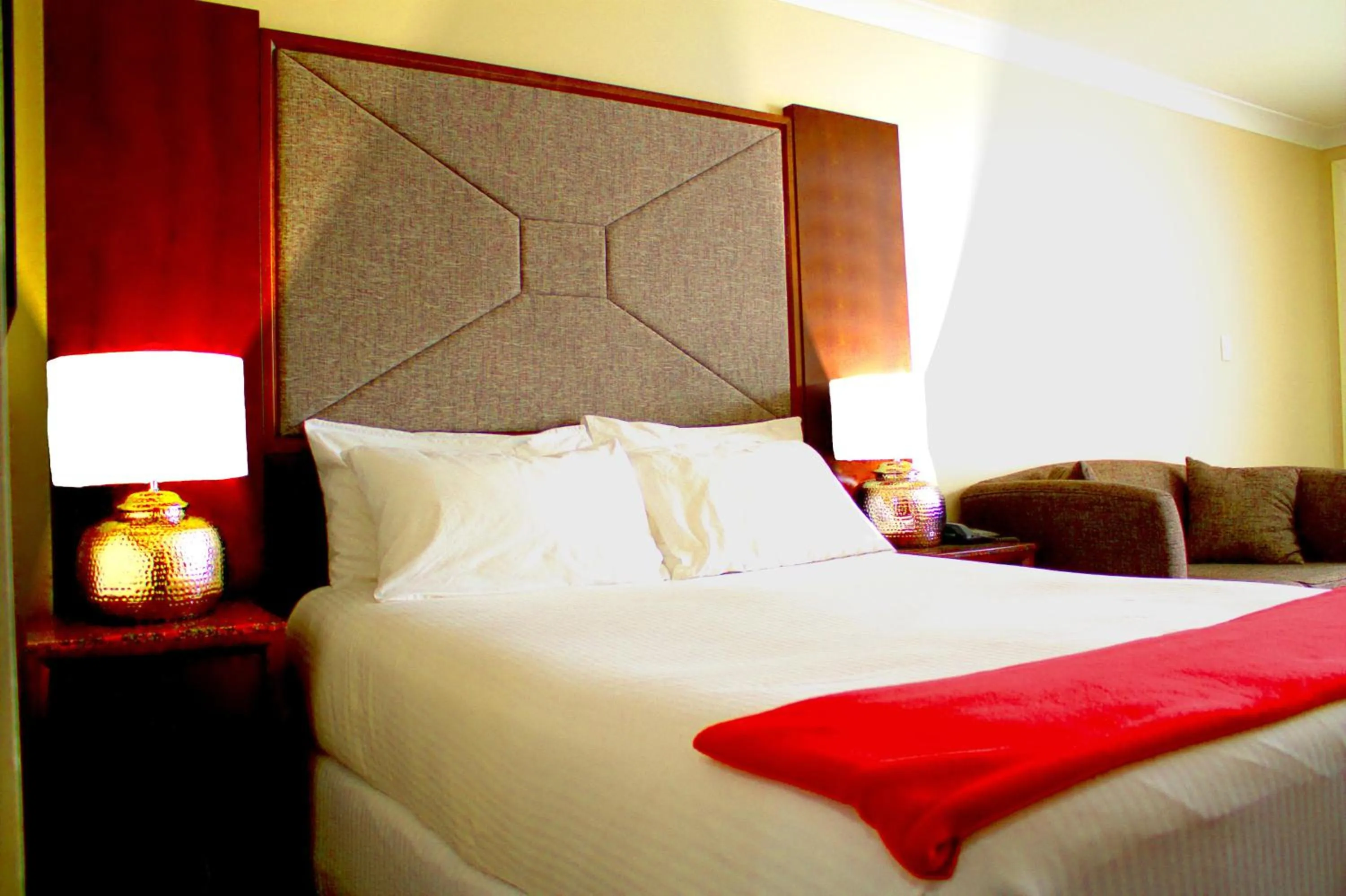 Bed in Winning Post Motor Inn