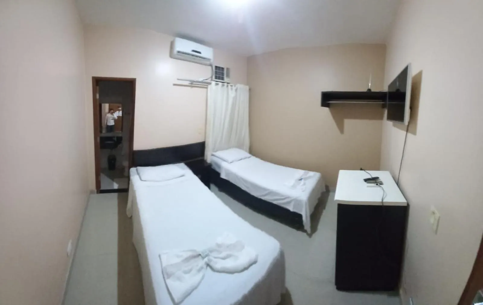 Bed in Serra's Palace Hotel