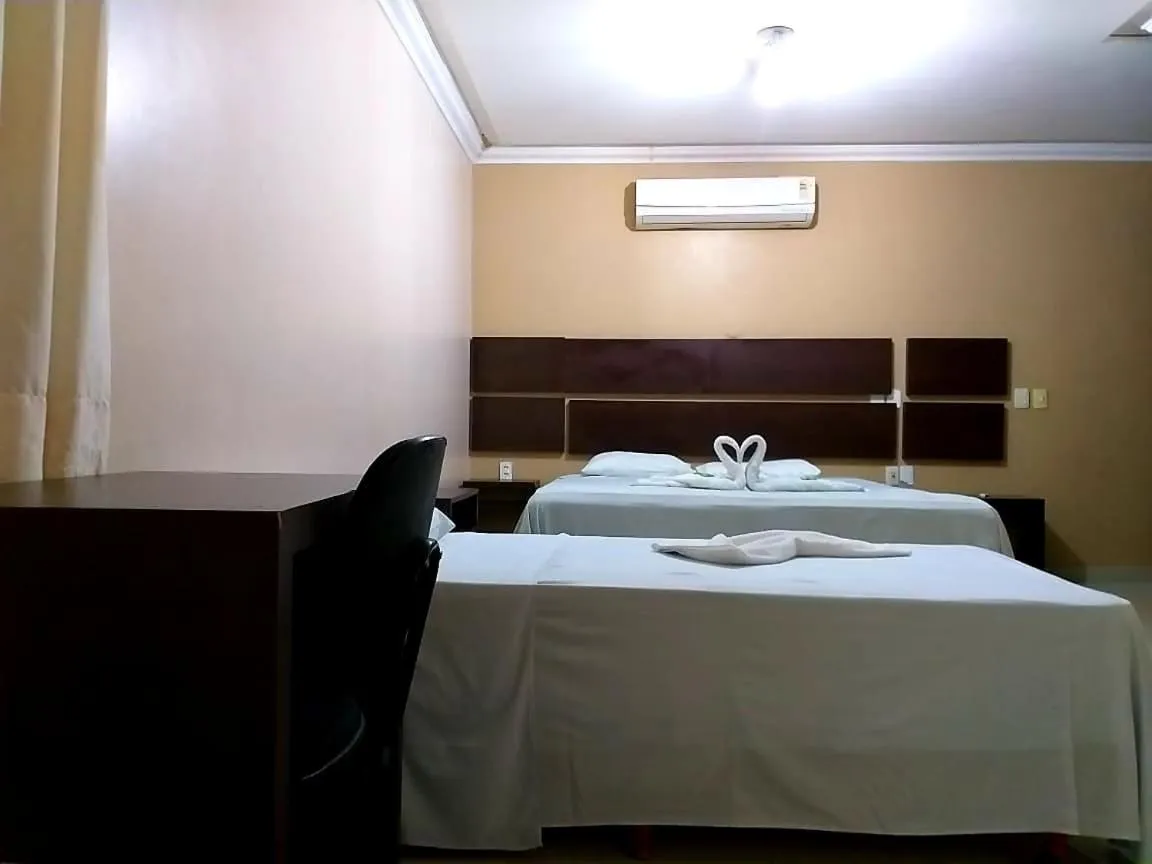 Bed in Serra's Palace Hotel