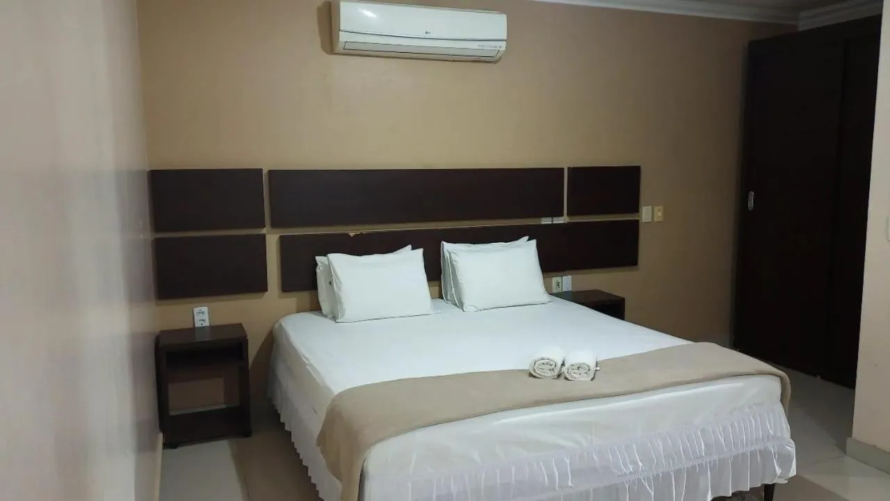 Bed in Serra's Palace Hotel