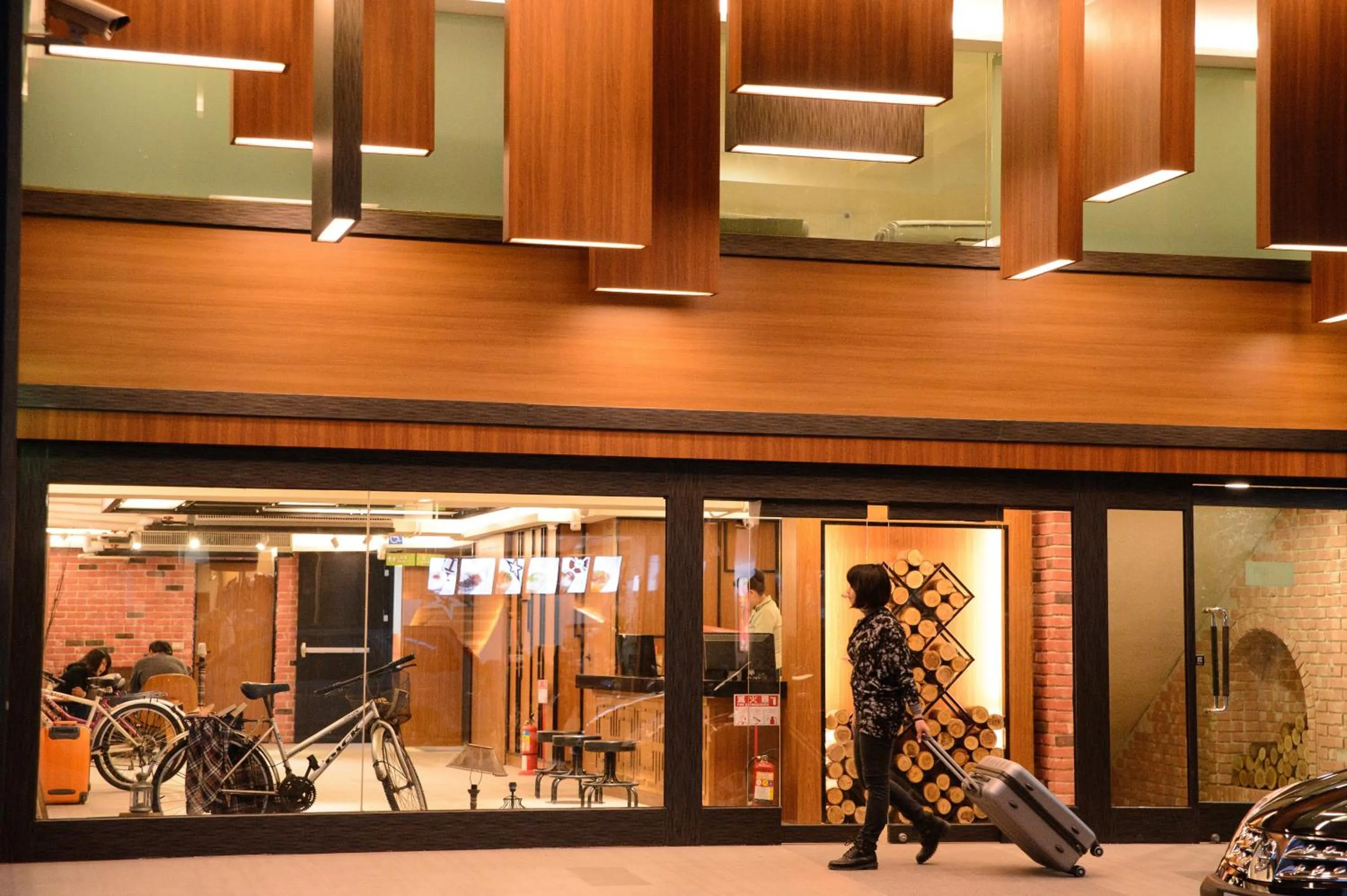 Facade/entrance in Kiwi Express Hotel - Chenggong Rd