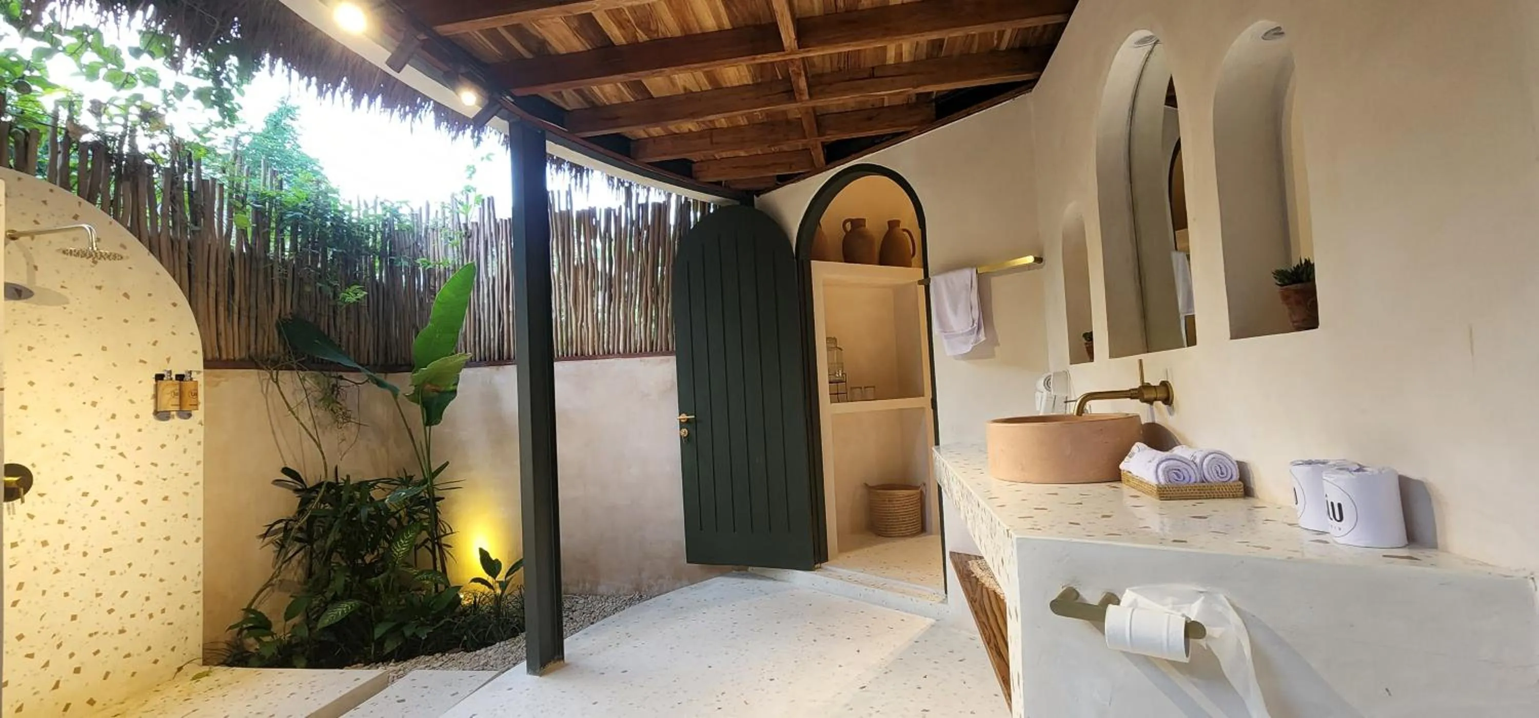 Shower in Tiu Oasis Lombok