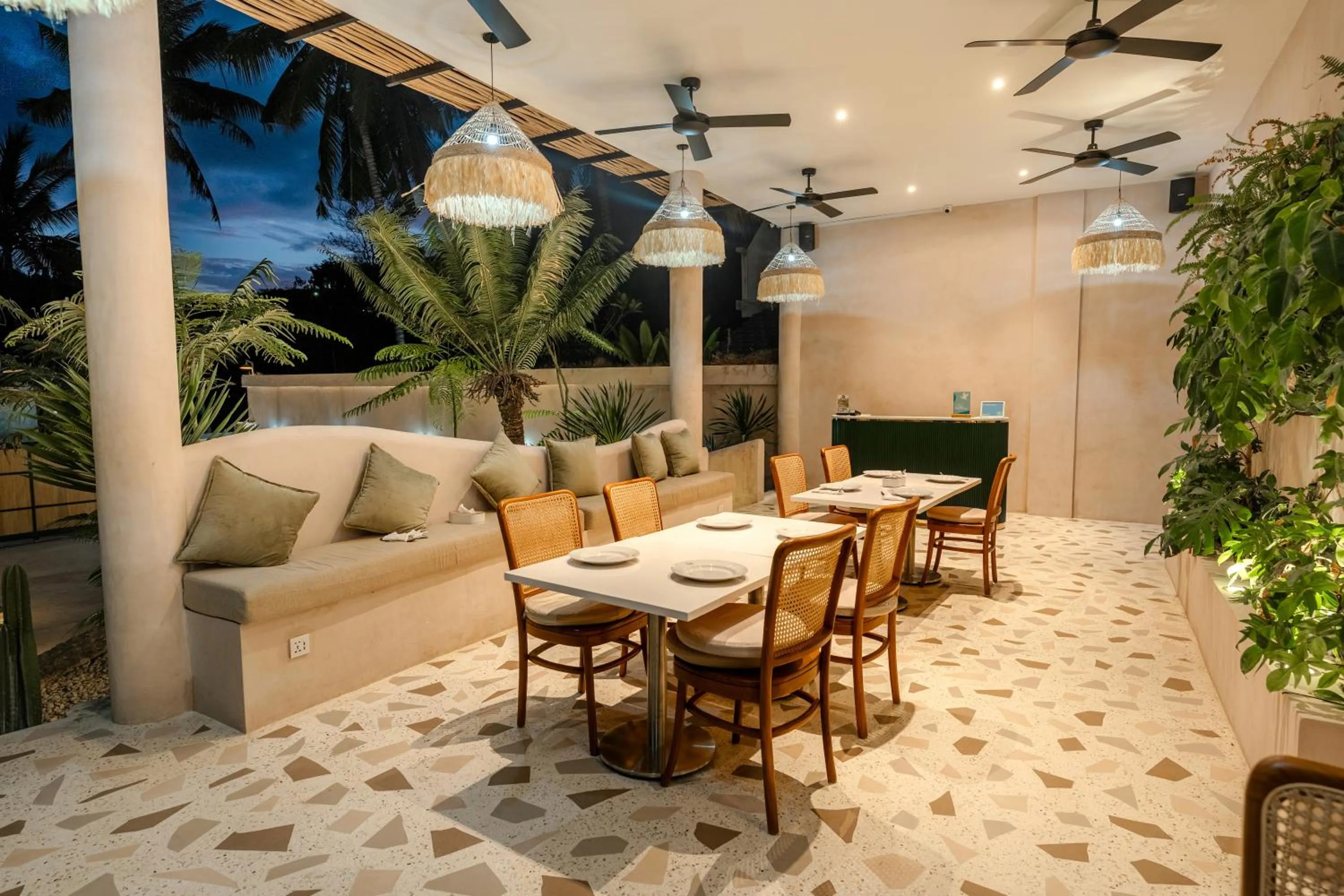 Restaurant/places to eat in Tiu Oasis Lombok