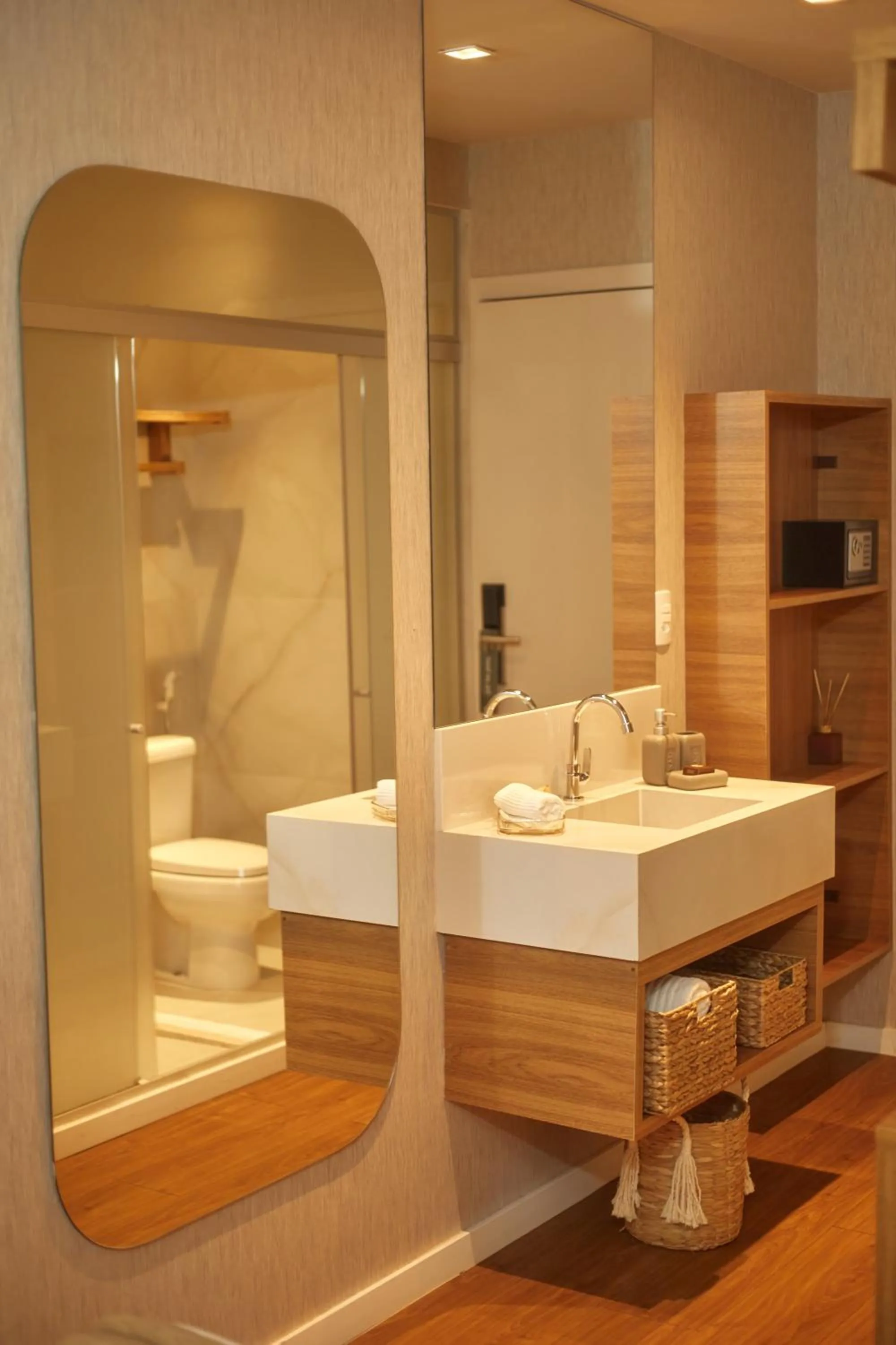 Bathroom in Canto Hotel