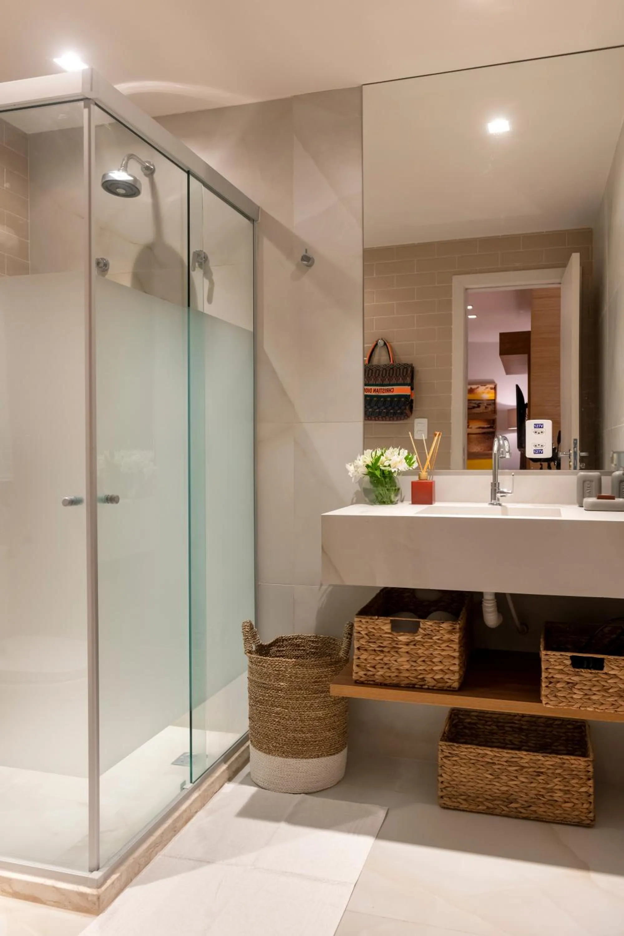 Shower in Canto Hotel