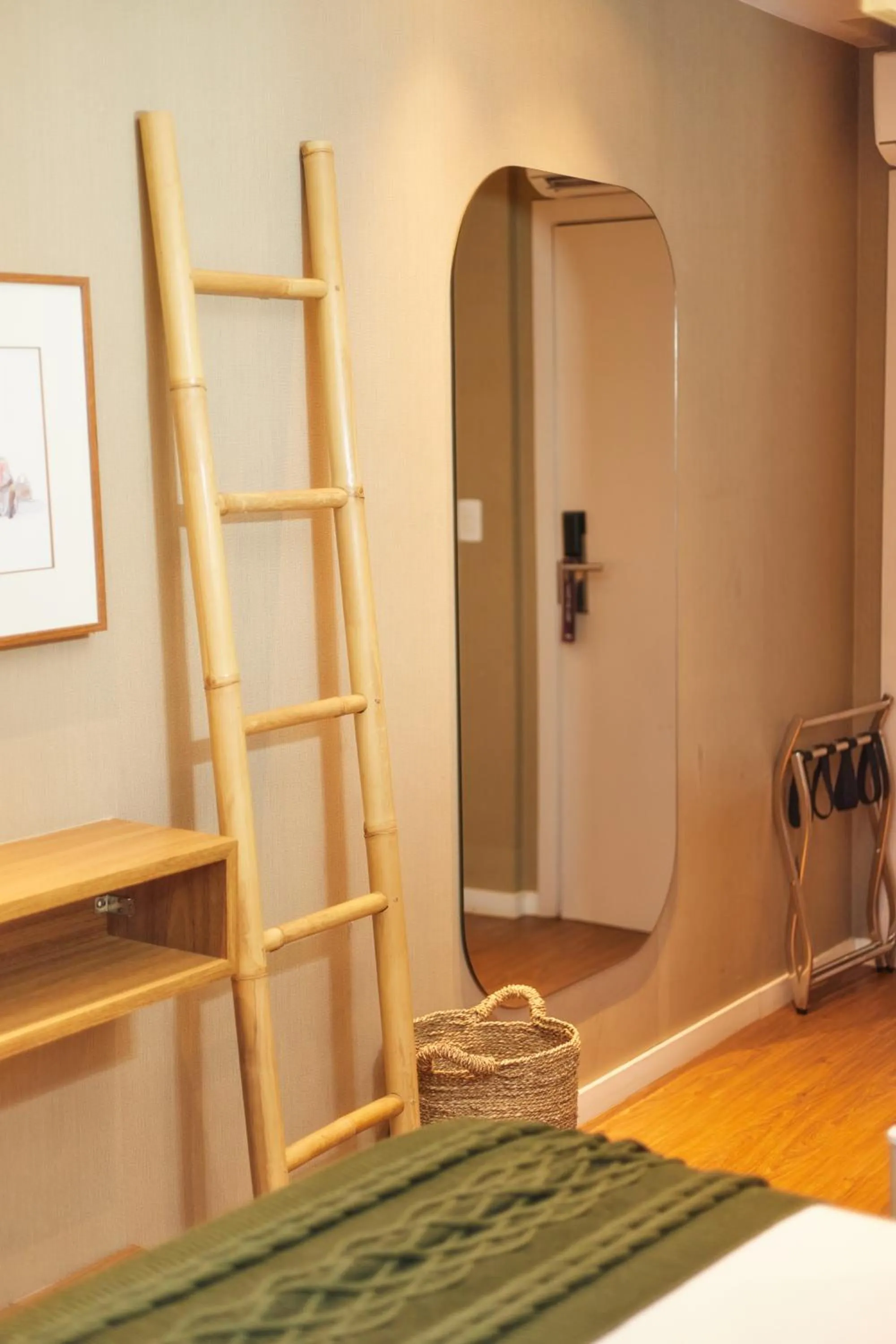 Property building, Bed in Canto Hotel