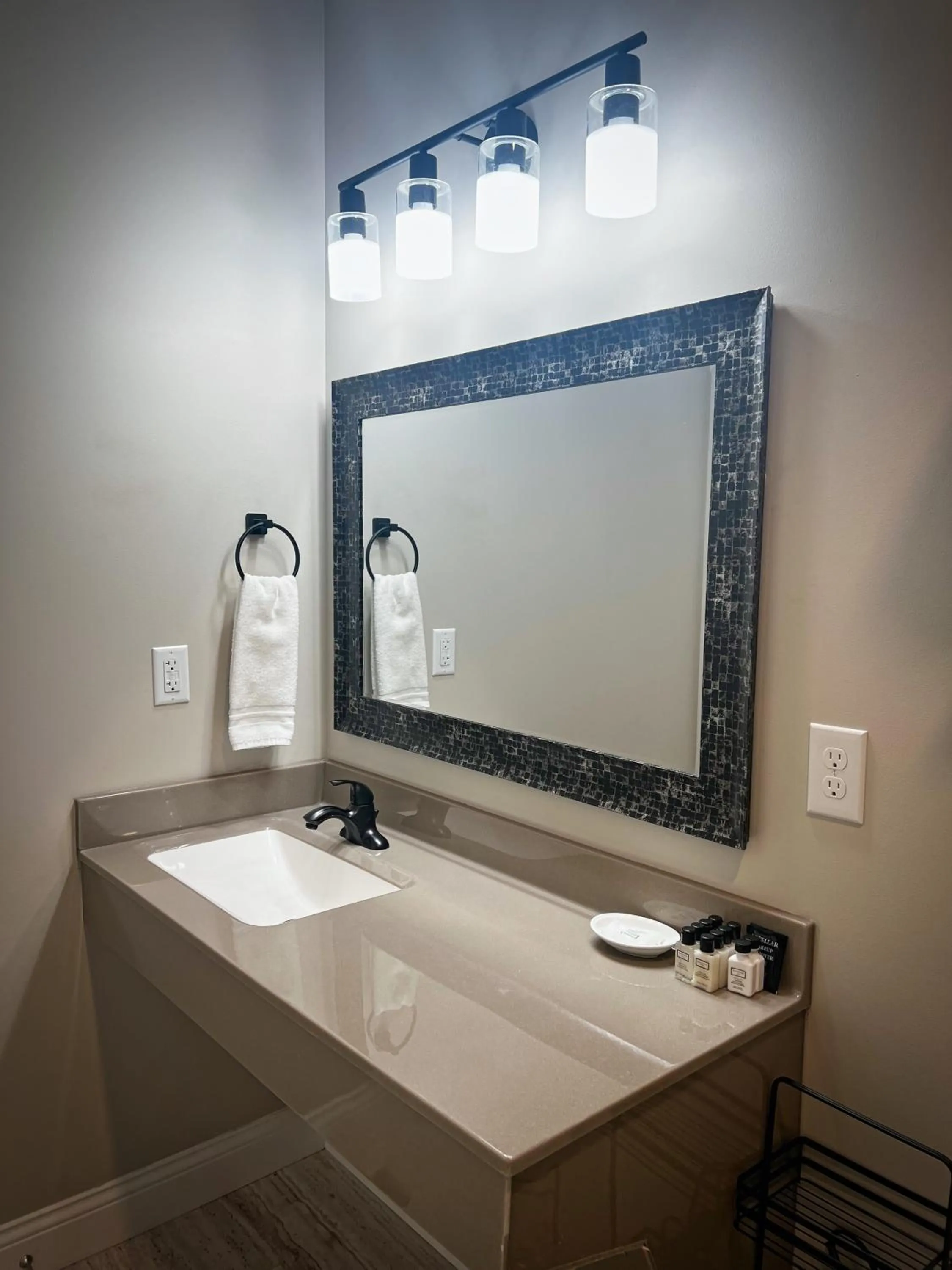 Inn at Elijah McLean's