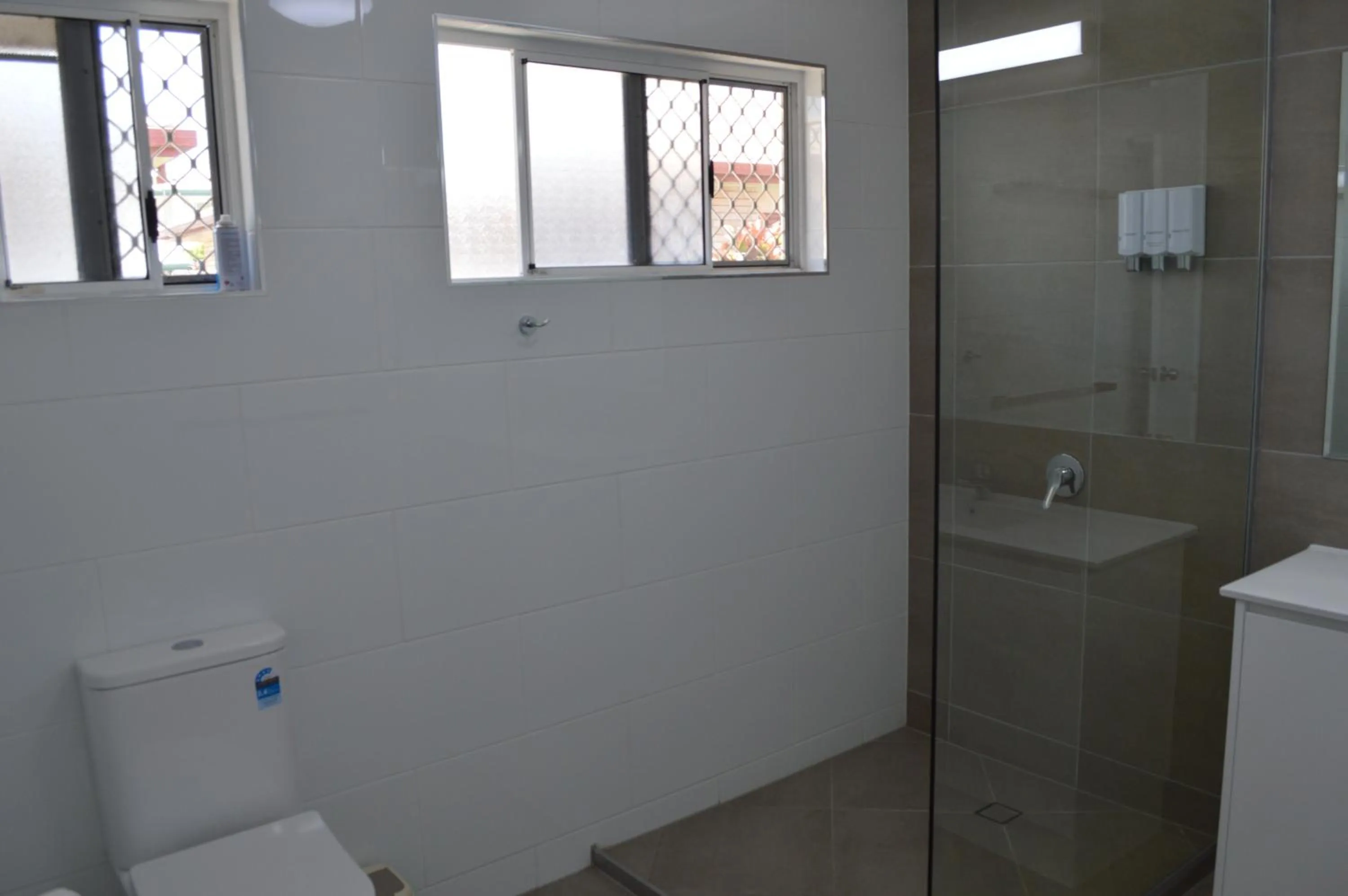 Bathroom in Monte Carlo Motor Inn