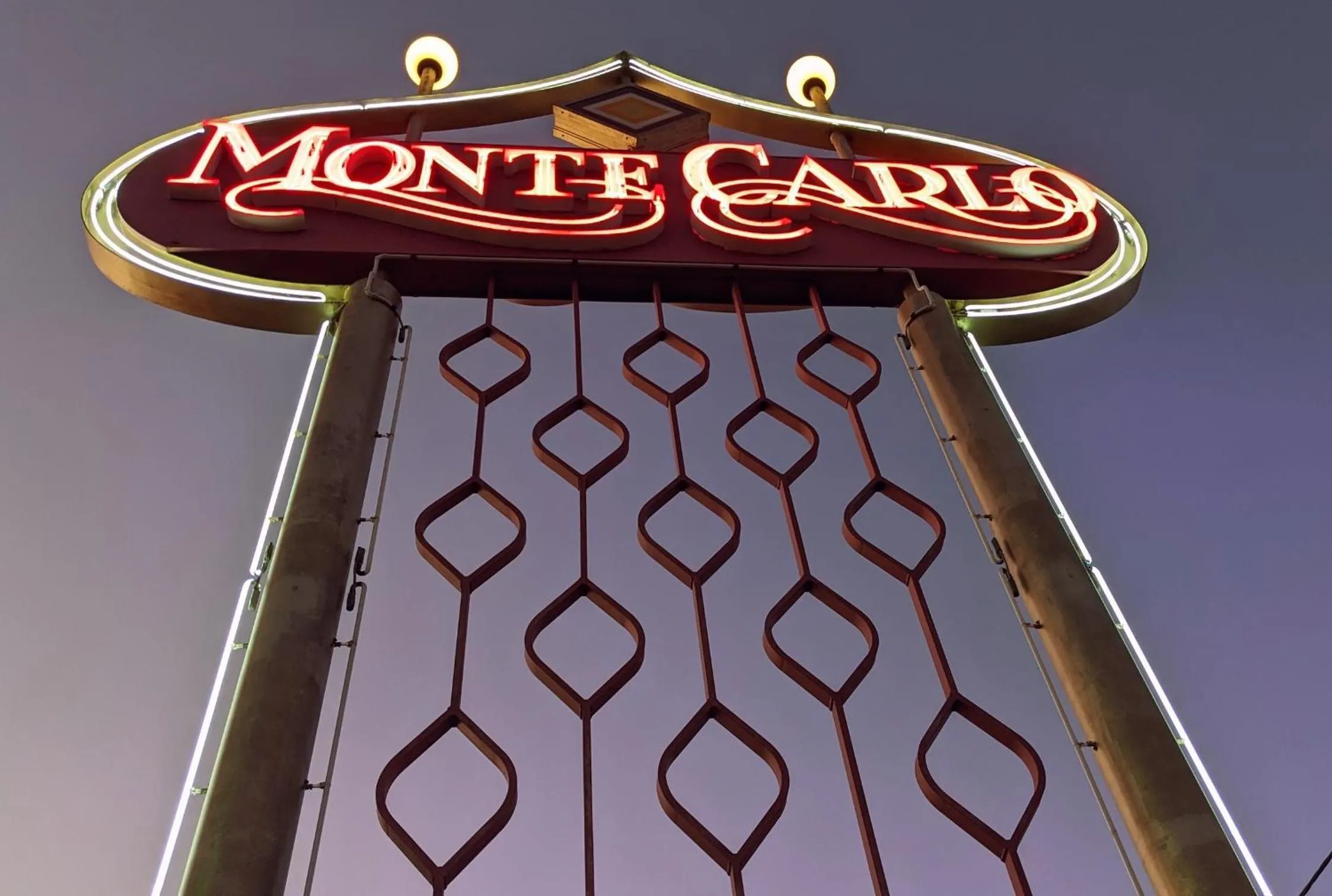 Property building in Monte Carlo Motor Inn