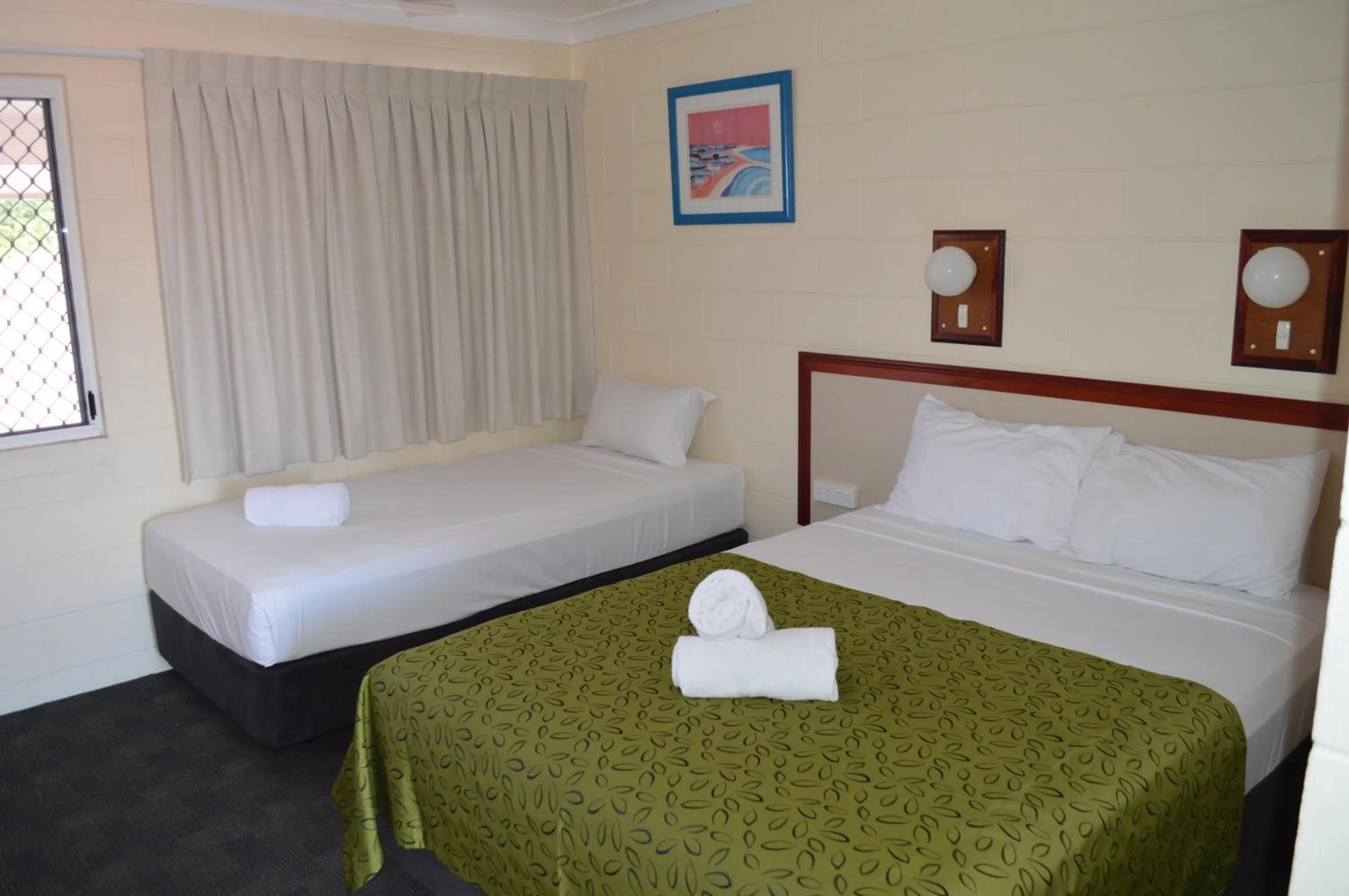 Queen Twin Upstairs in Monte Carlo Motor Inn