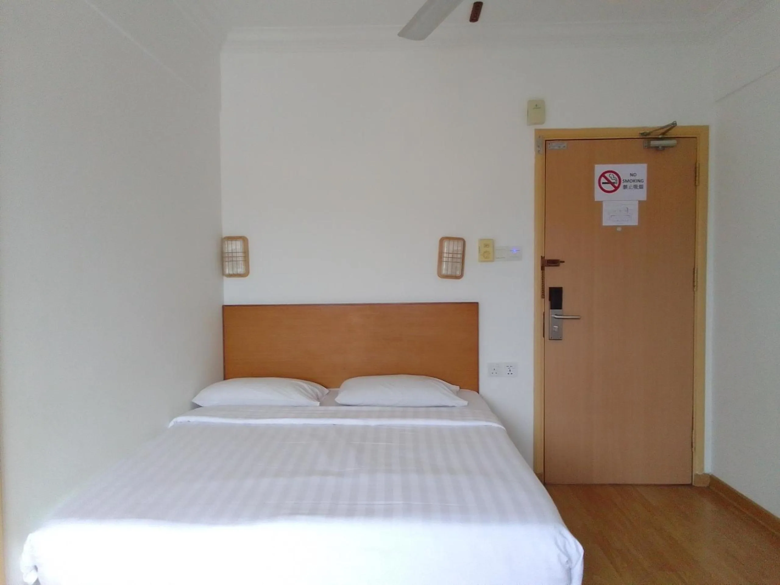 Superior King Room in Borneo Suites Hotel